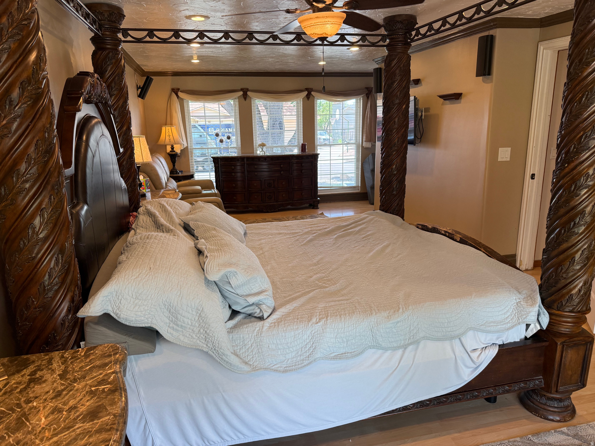 main property photo 32