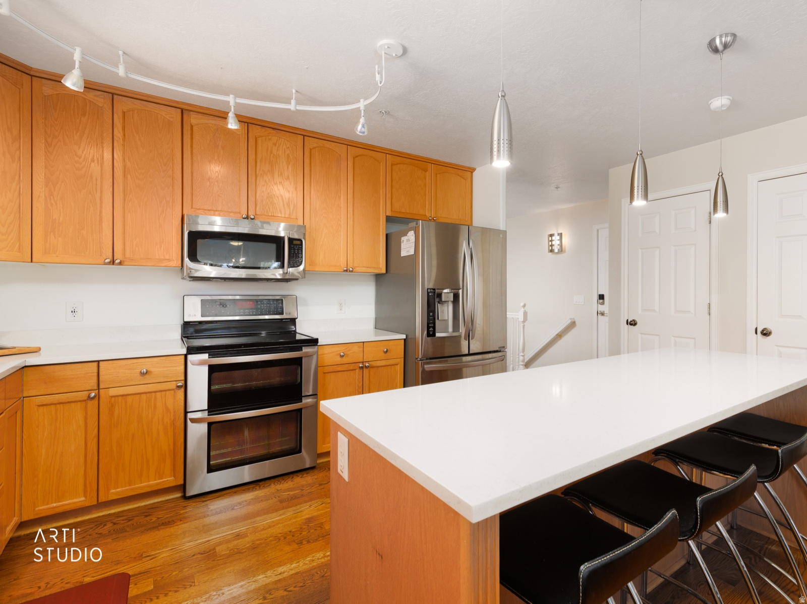 main property photo 10