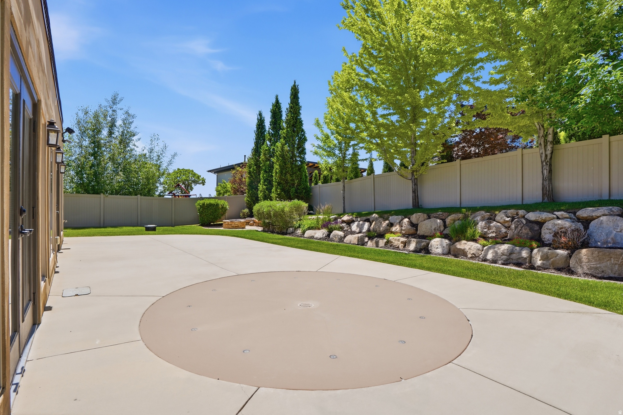 main property photo 74
