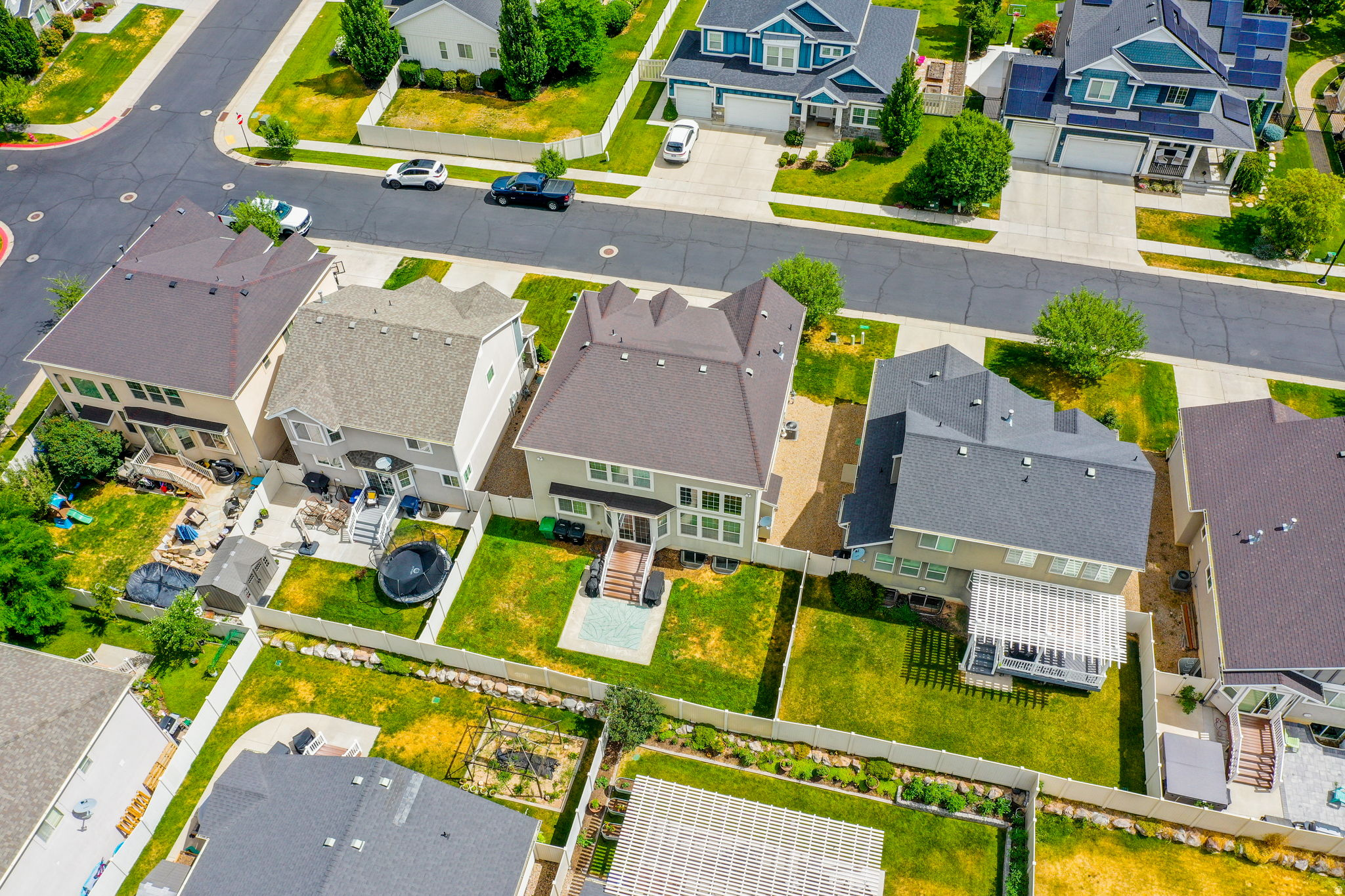 main property photo 32