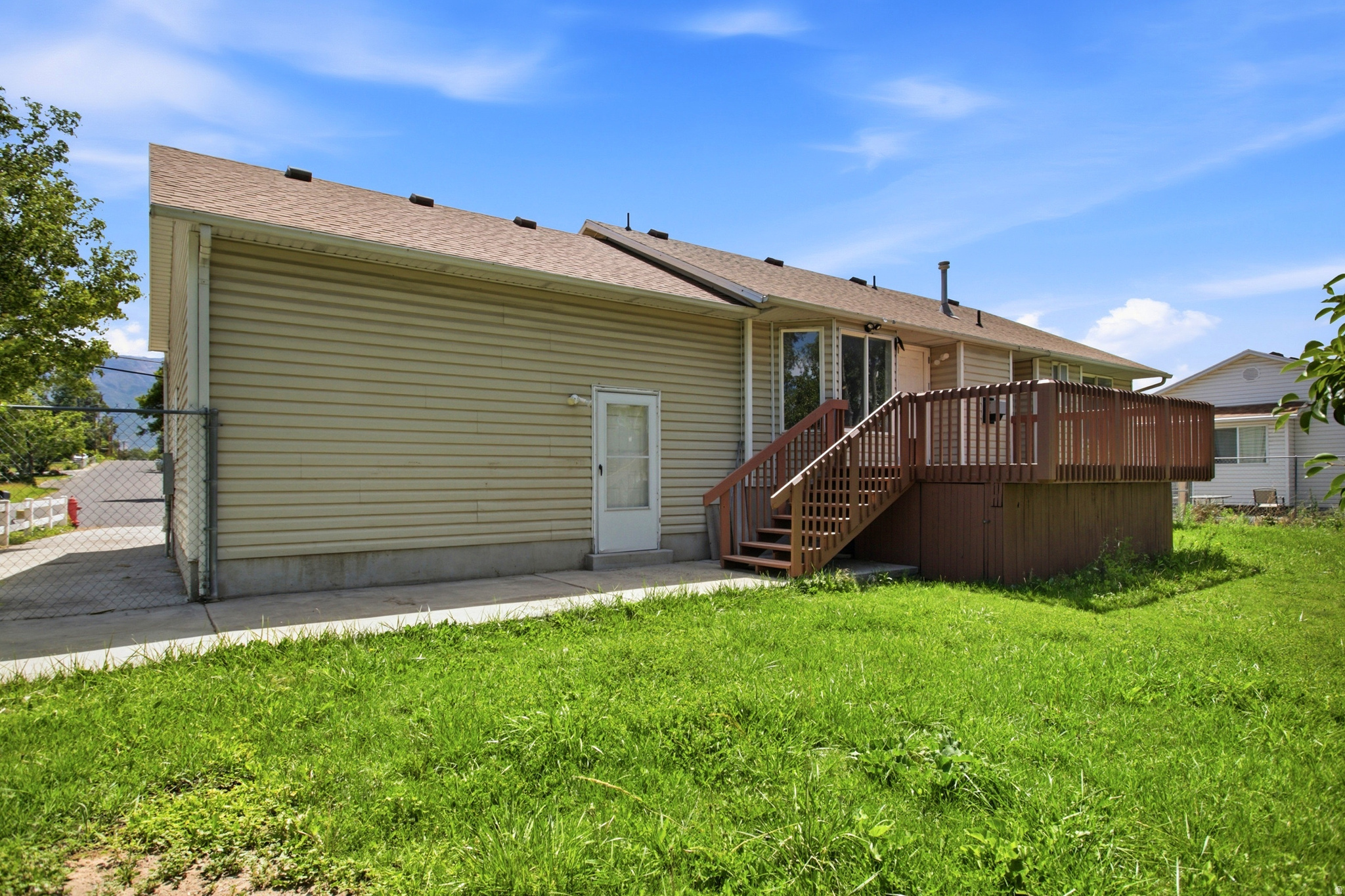 main property photo 22