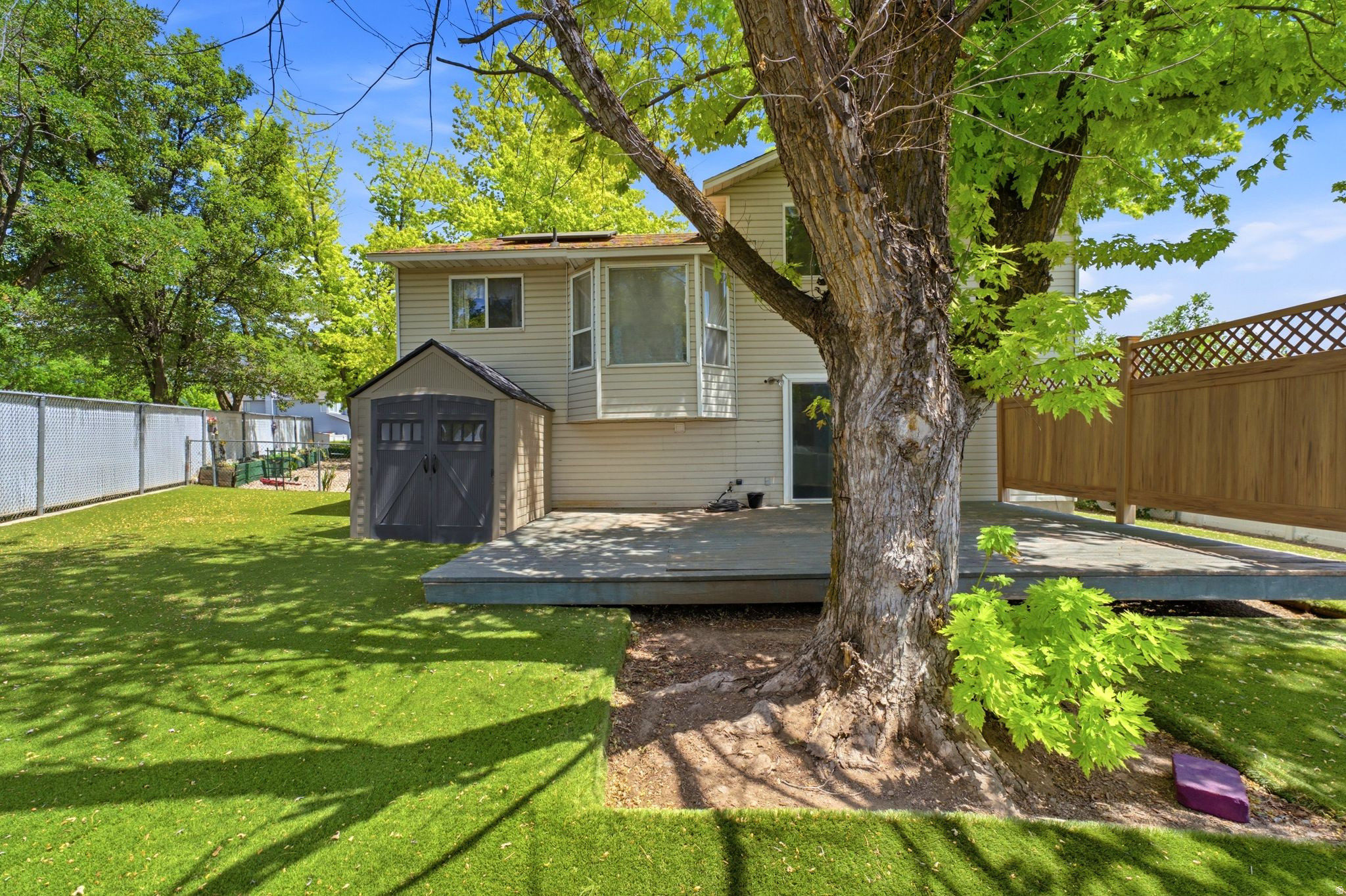 main property photo 23
