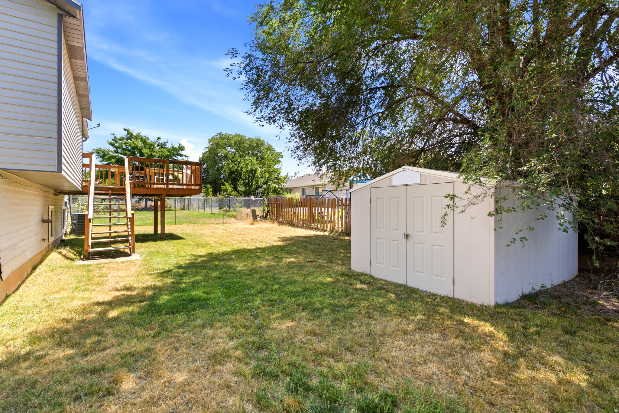 main property photo 30