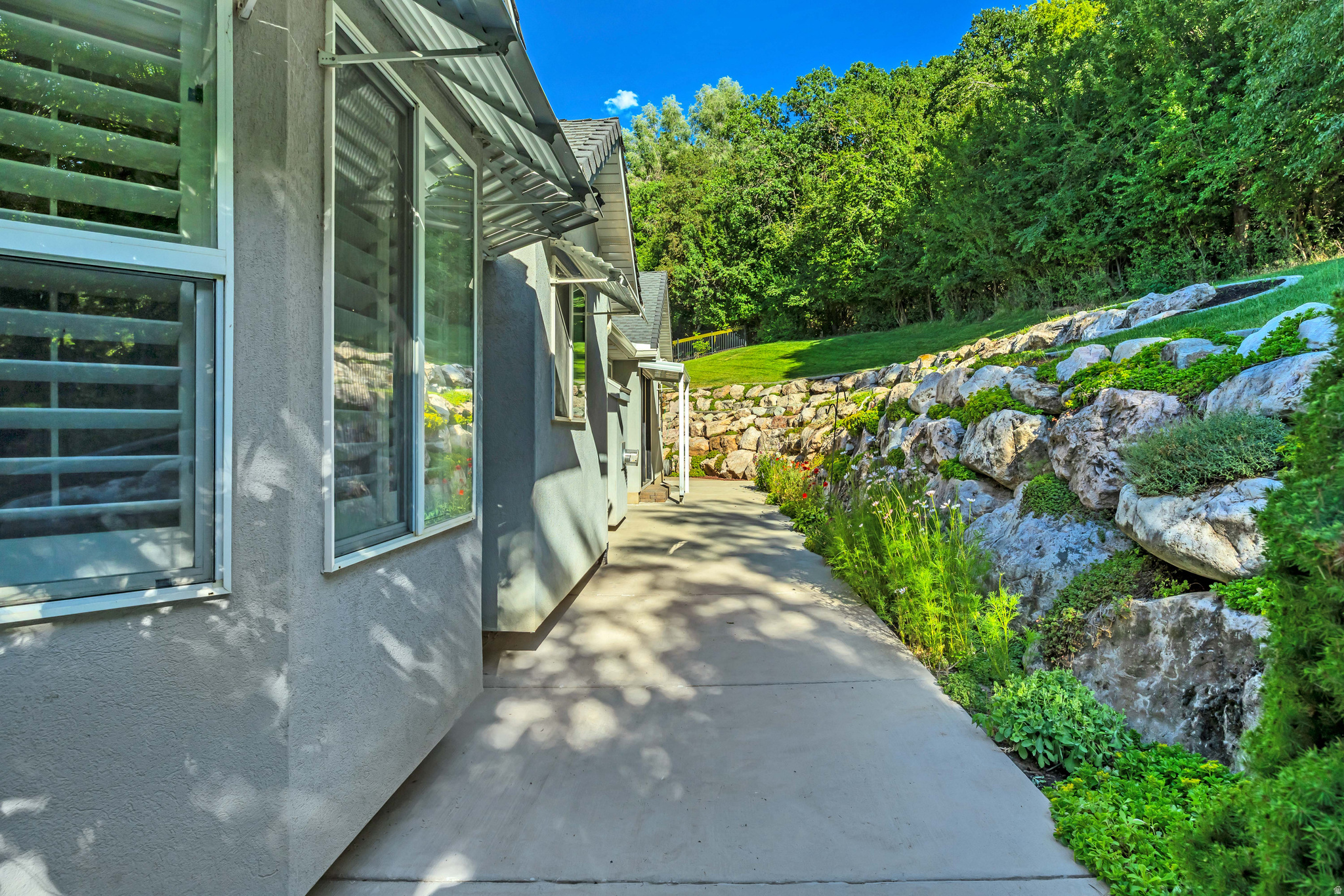 main property photo 32