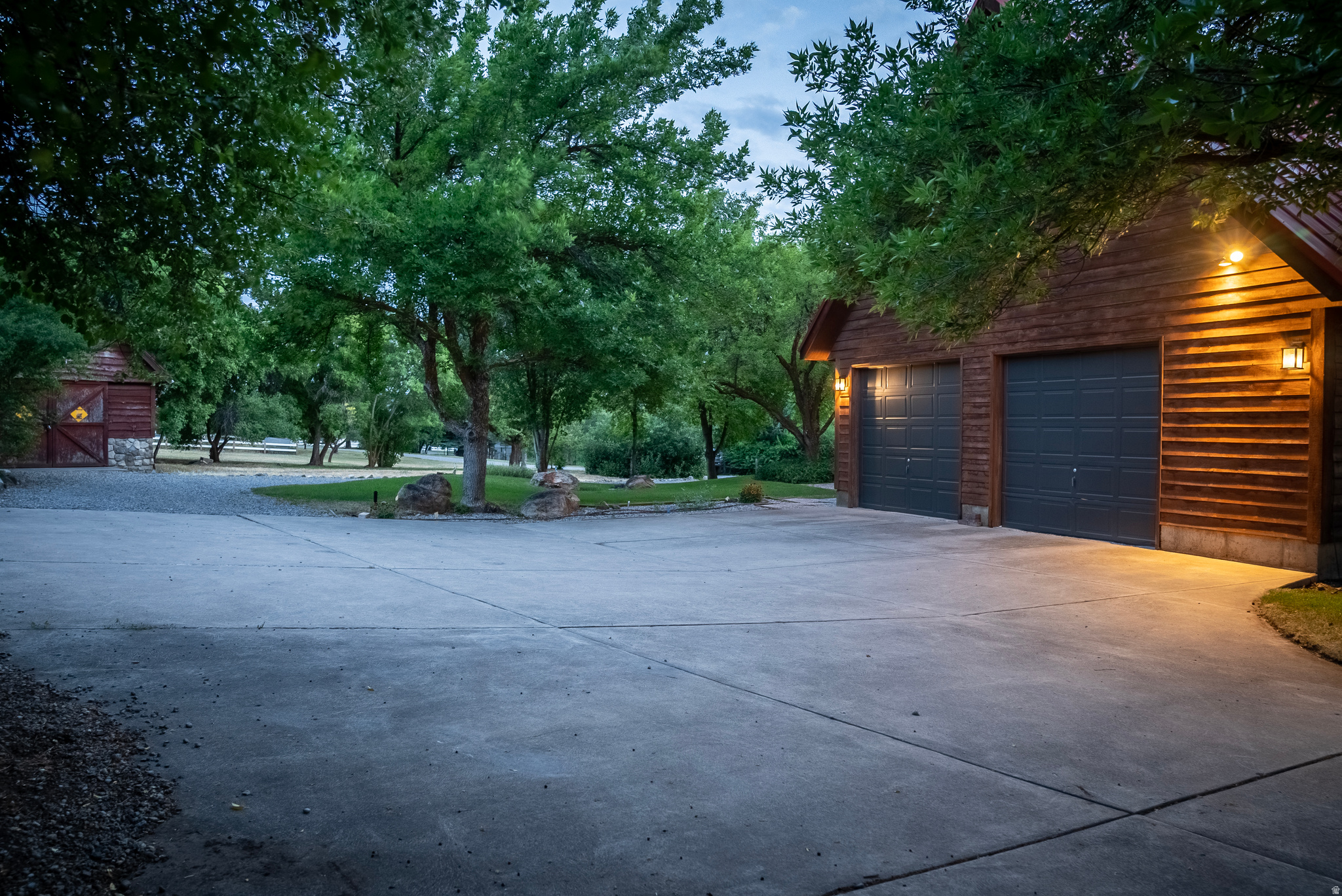 main property photo 79