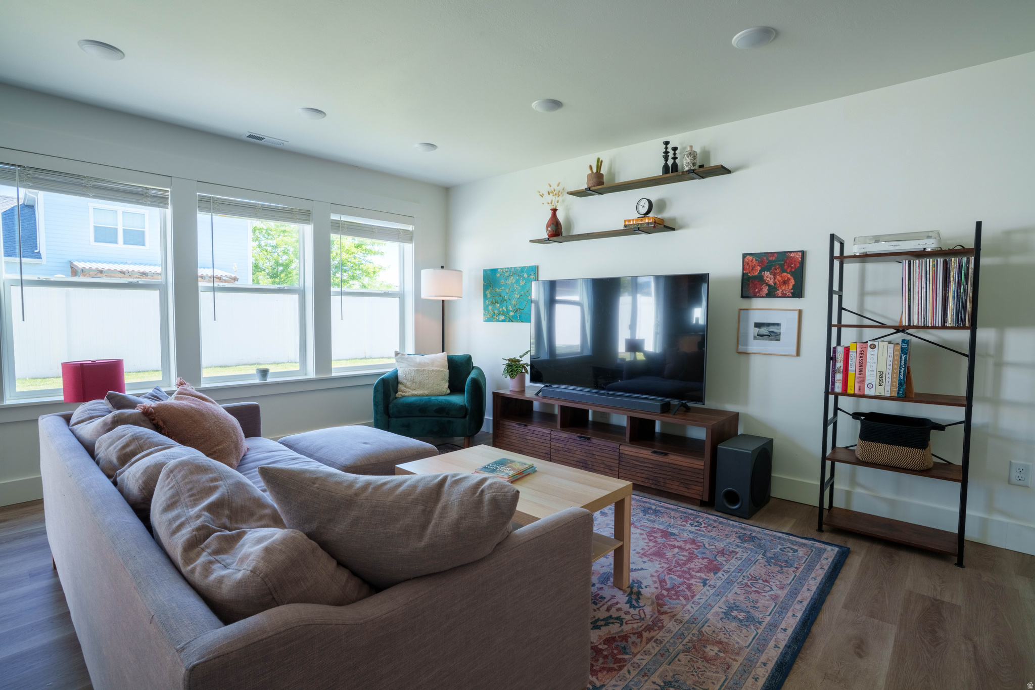main property photo 5