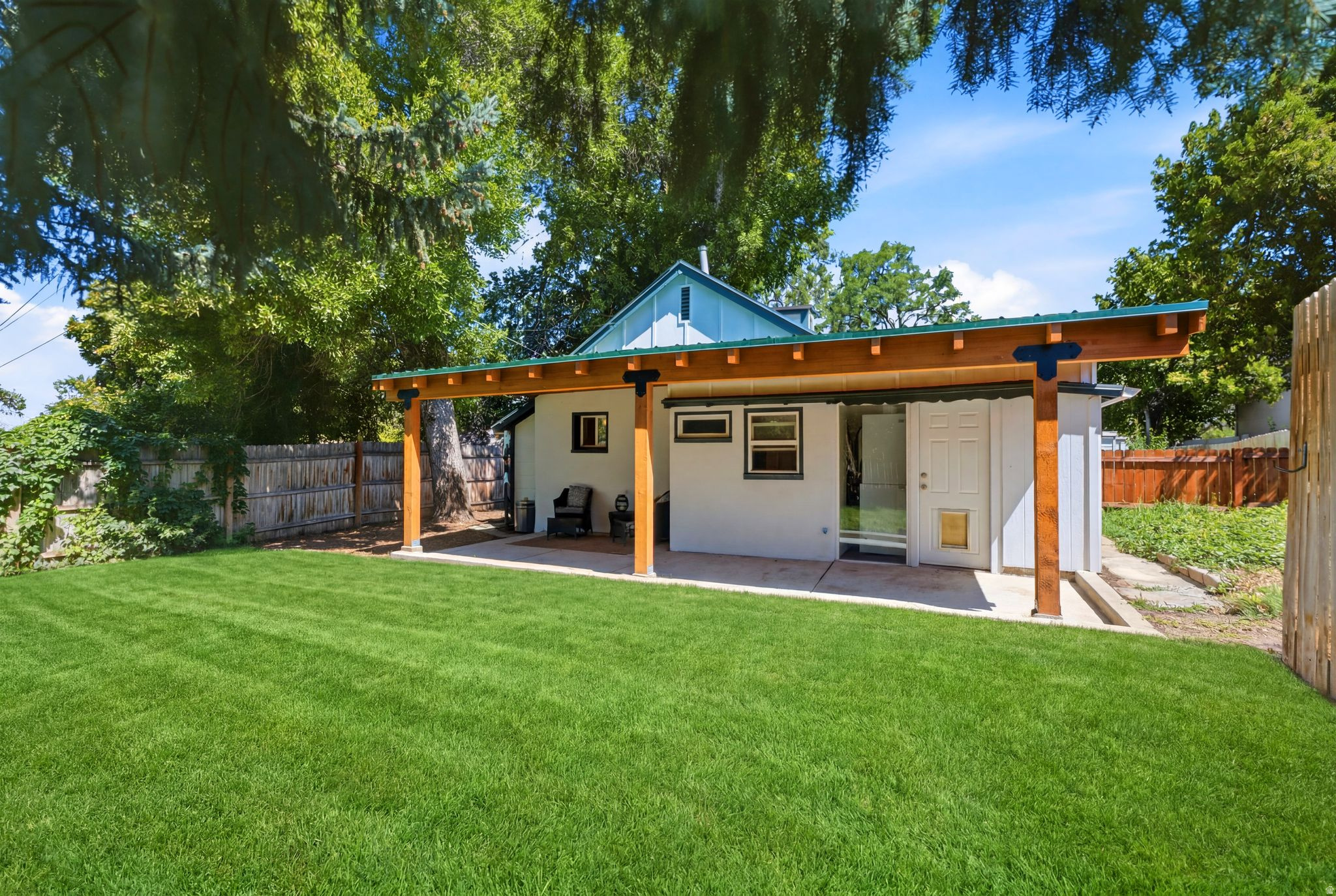 main property photo 24