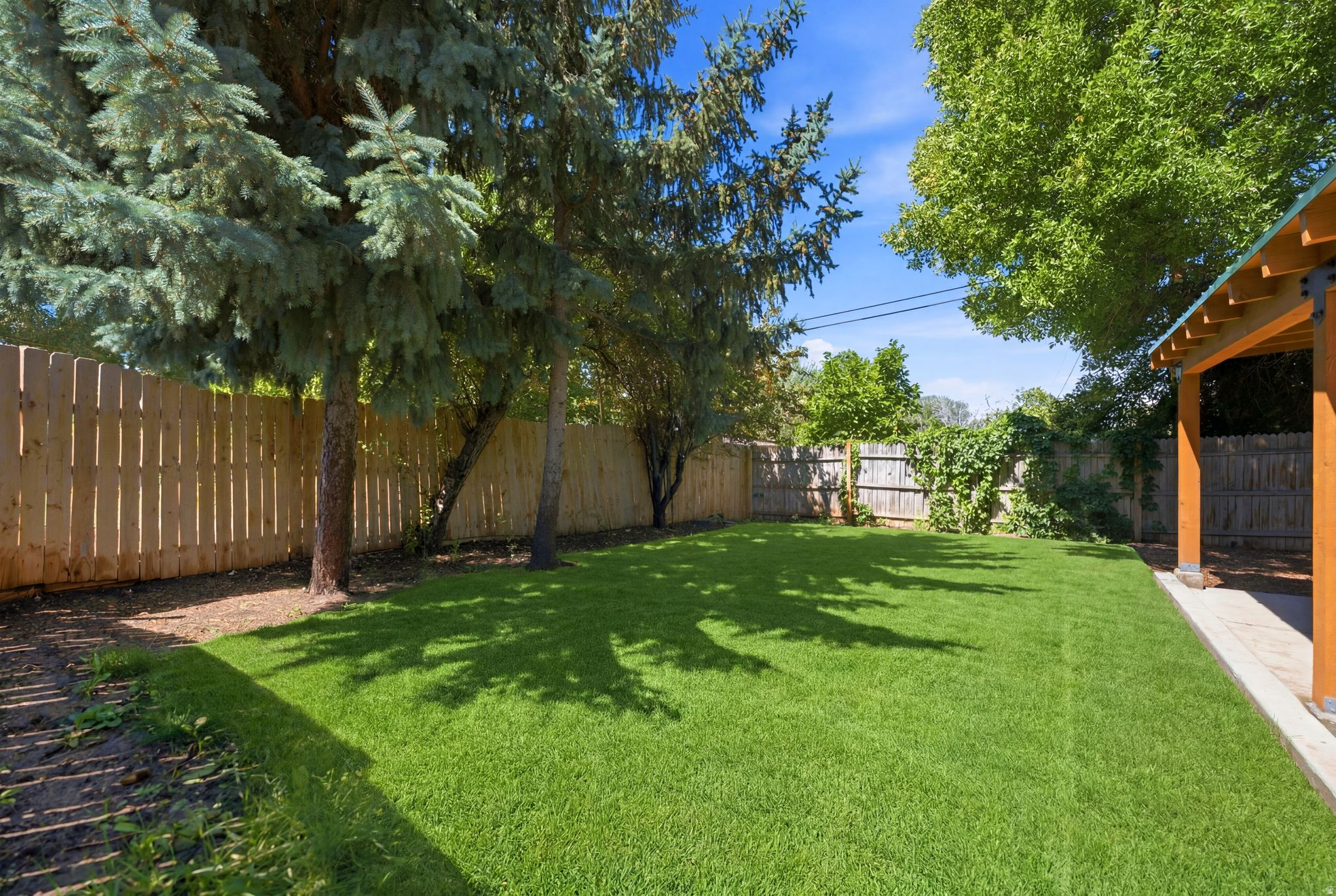 main property photo 25