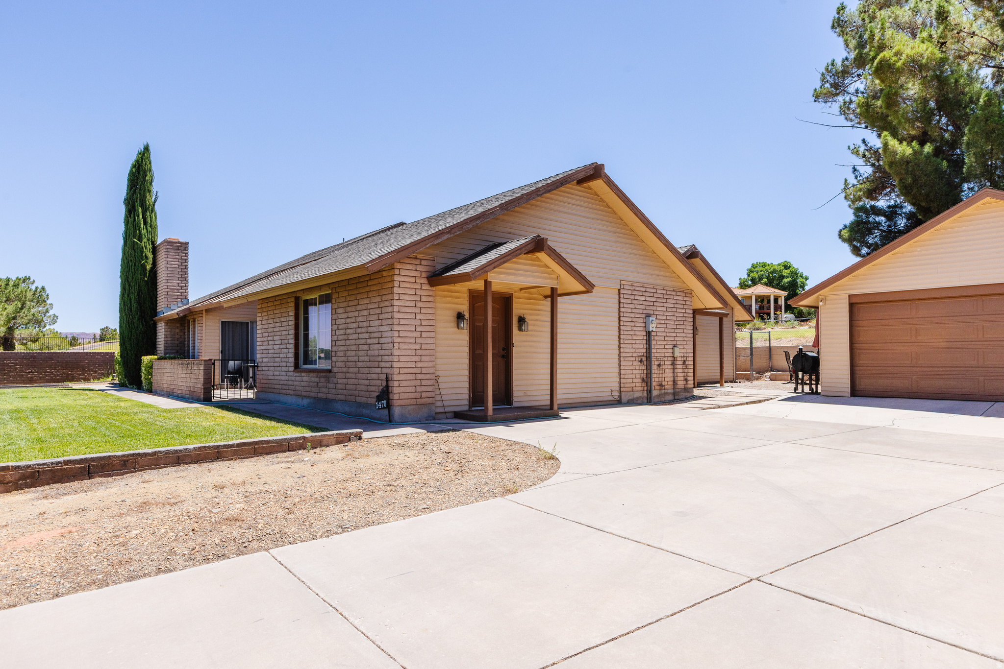 main property photo 33