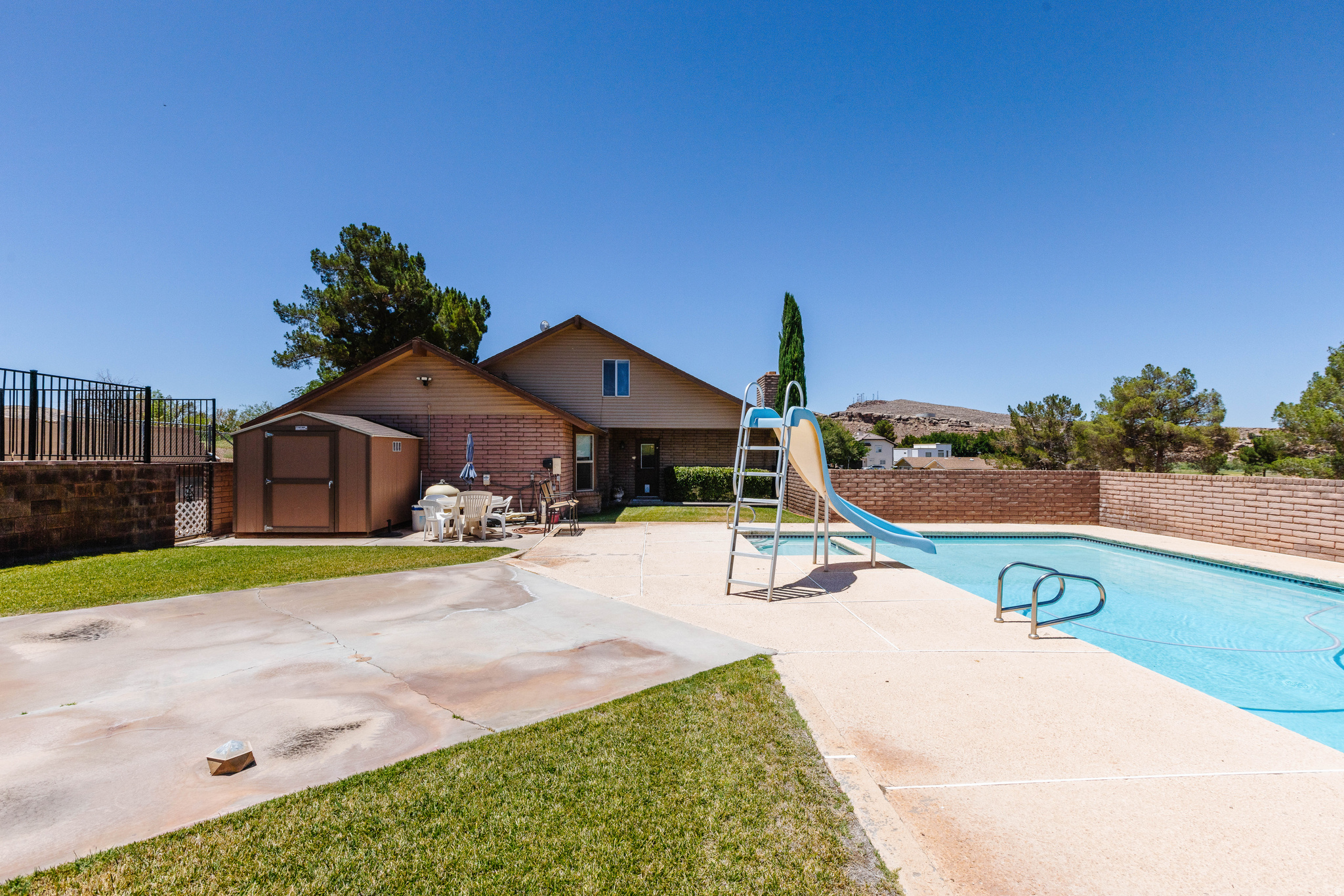 main property photo 50