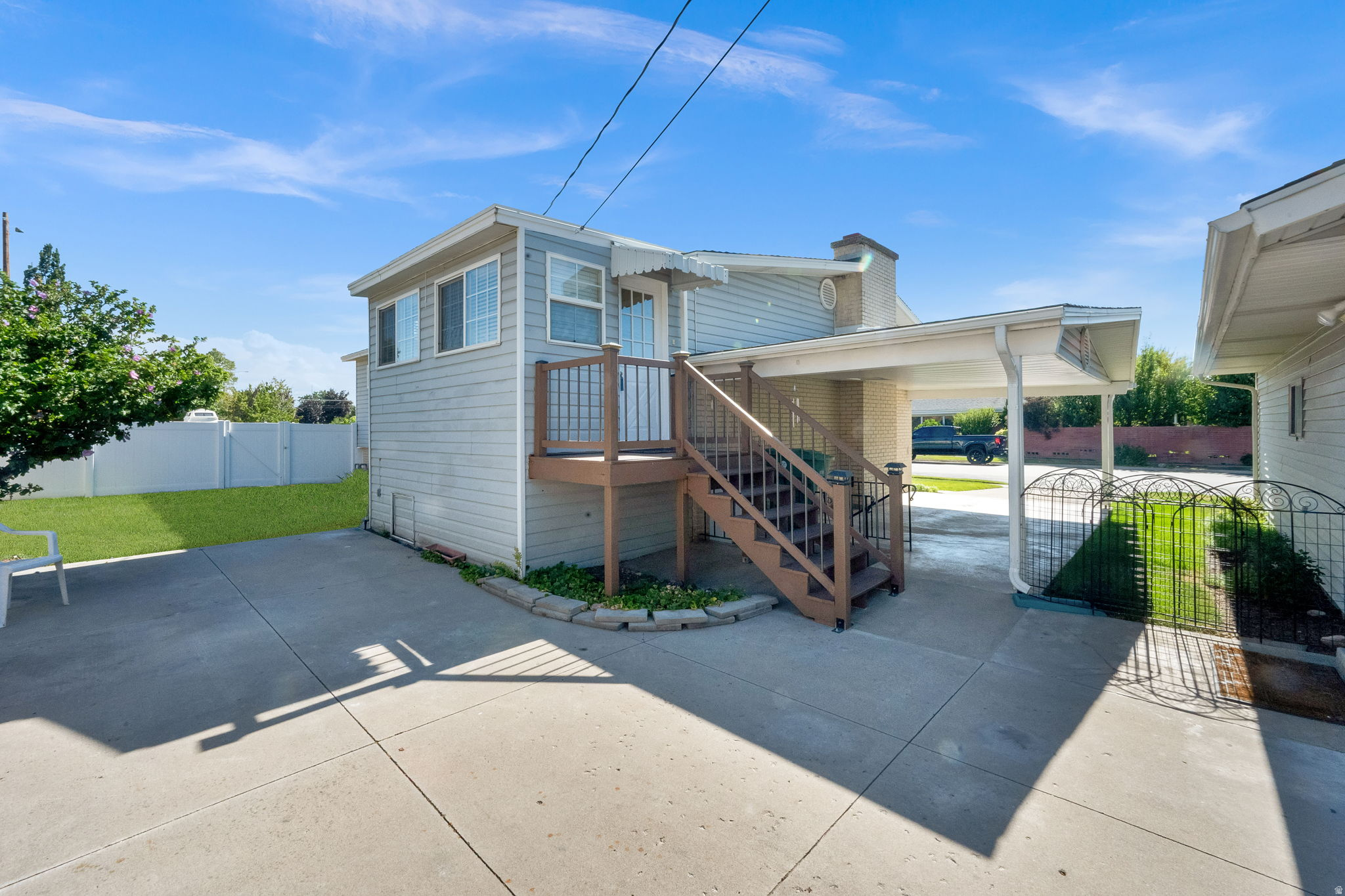 main property photo 9