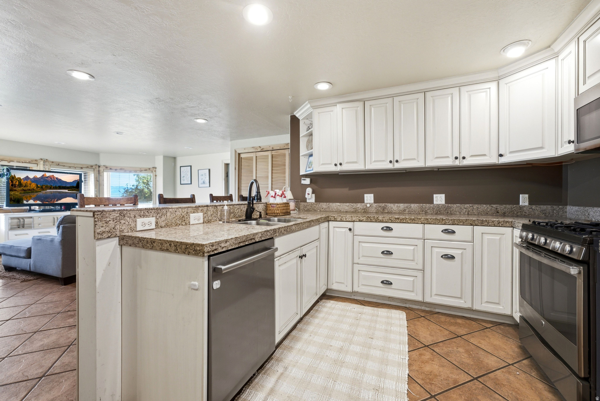main property photo 64
