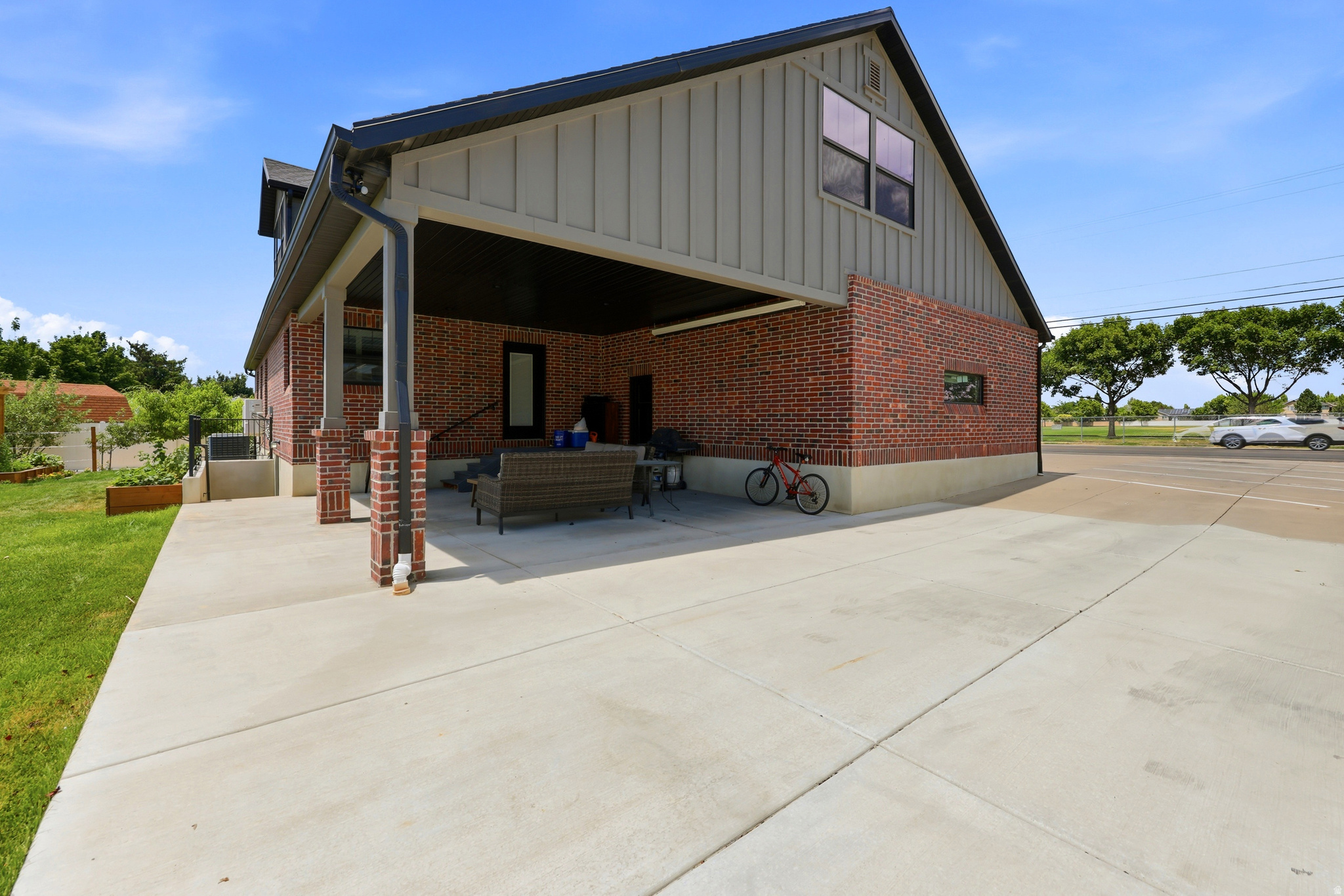 main property photo 43