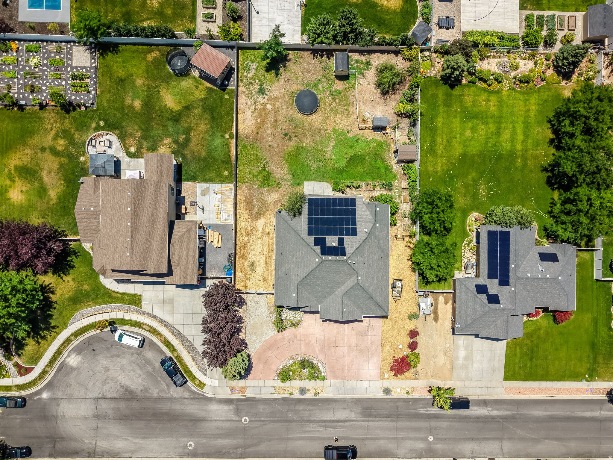 main property photo 54