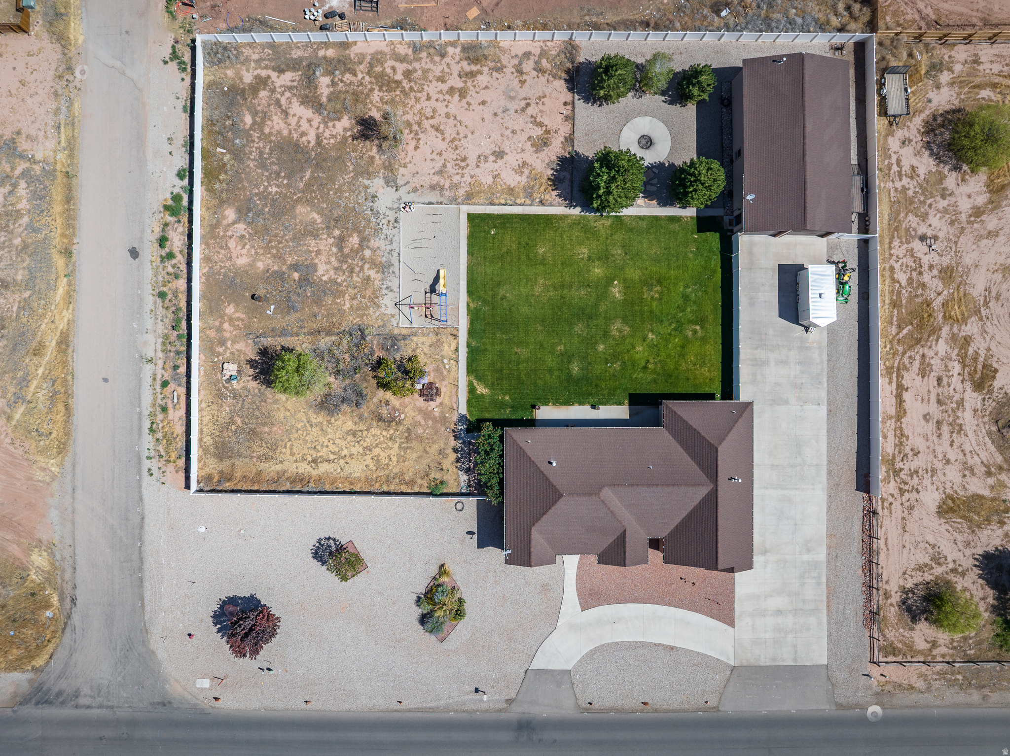 main property photo 13