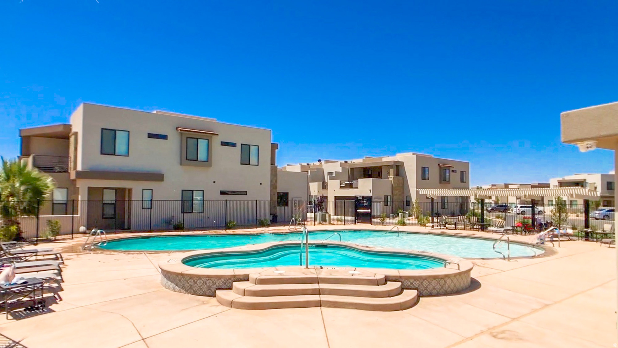 main property photo 123