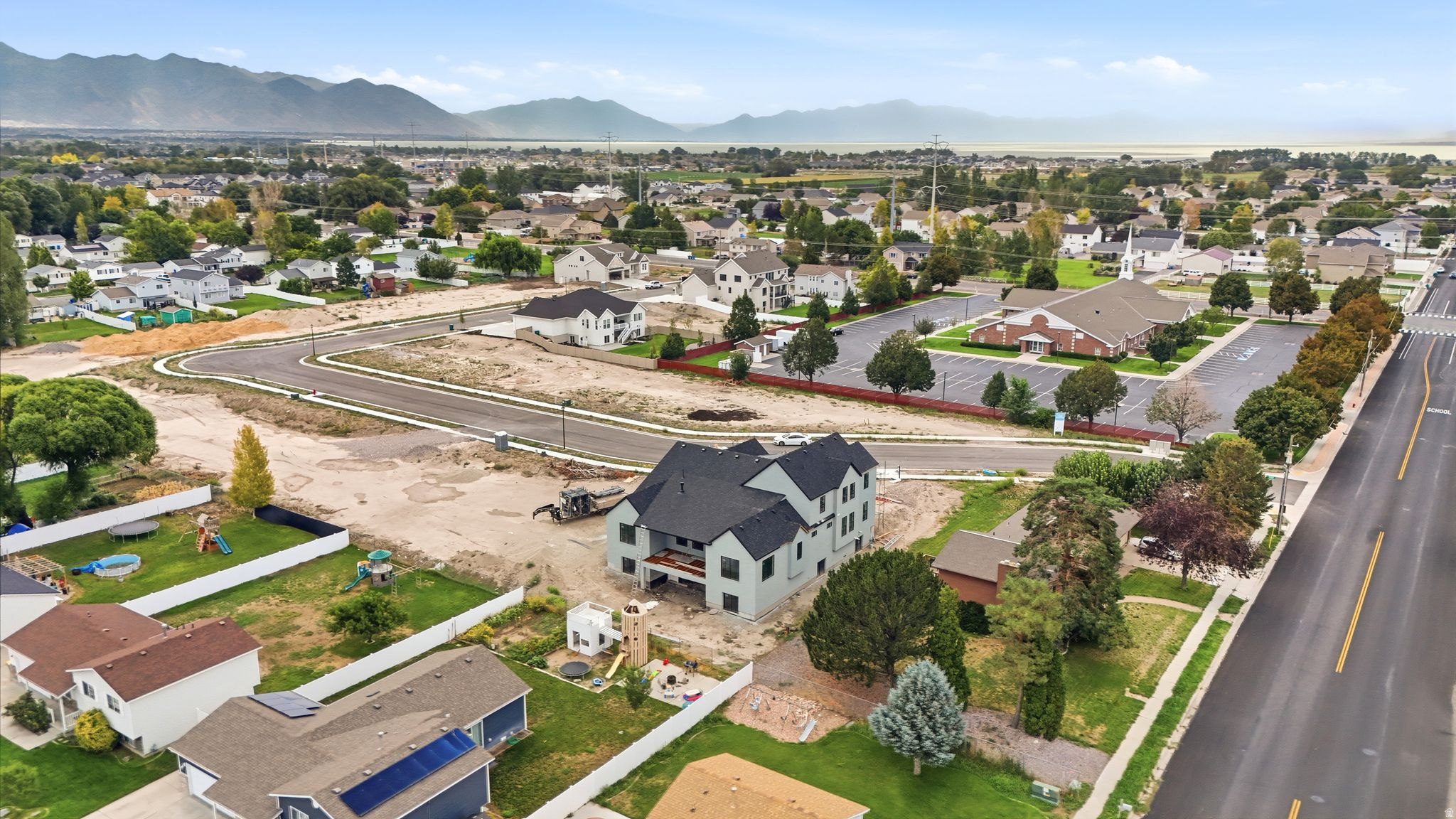 main property photo 16