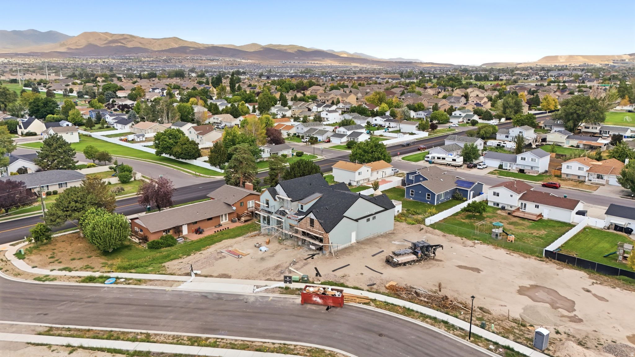 main property photo 18