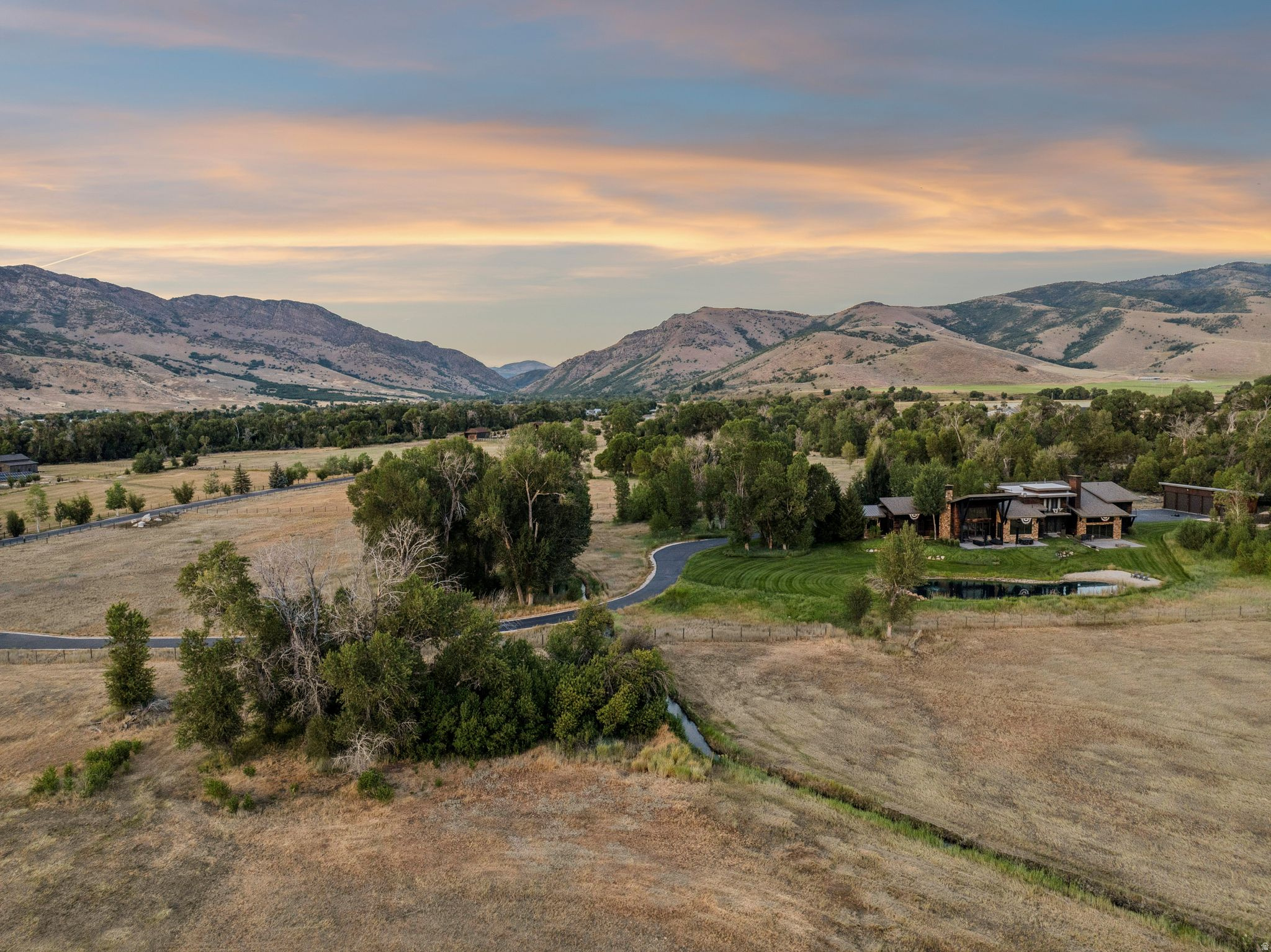 main property photo 14