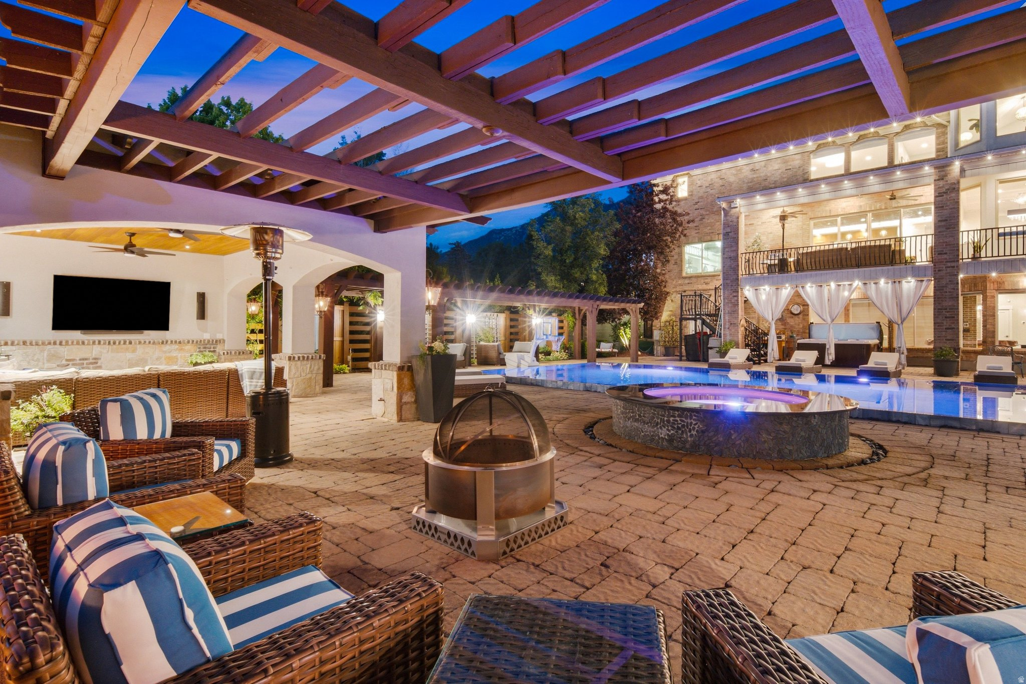 main property photo 136