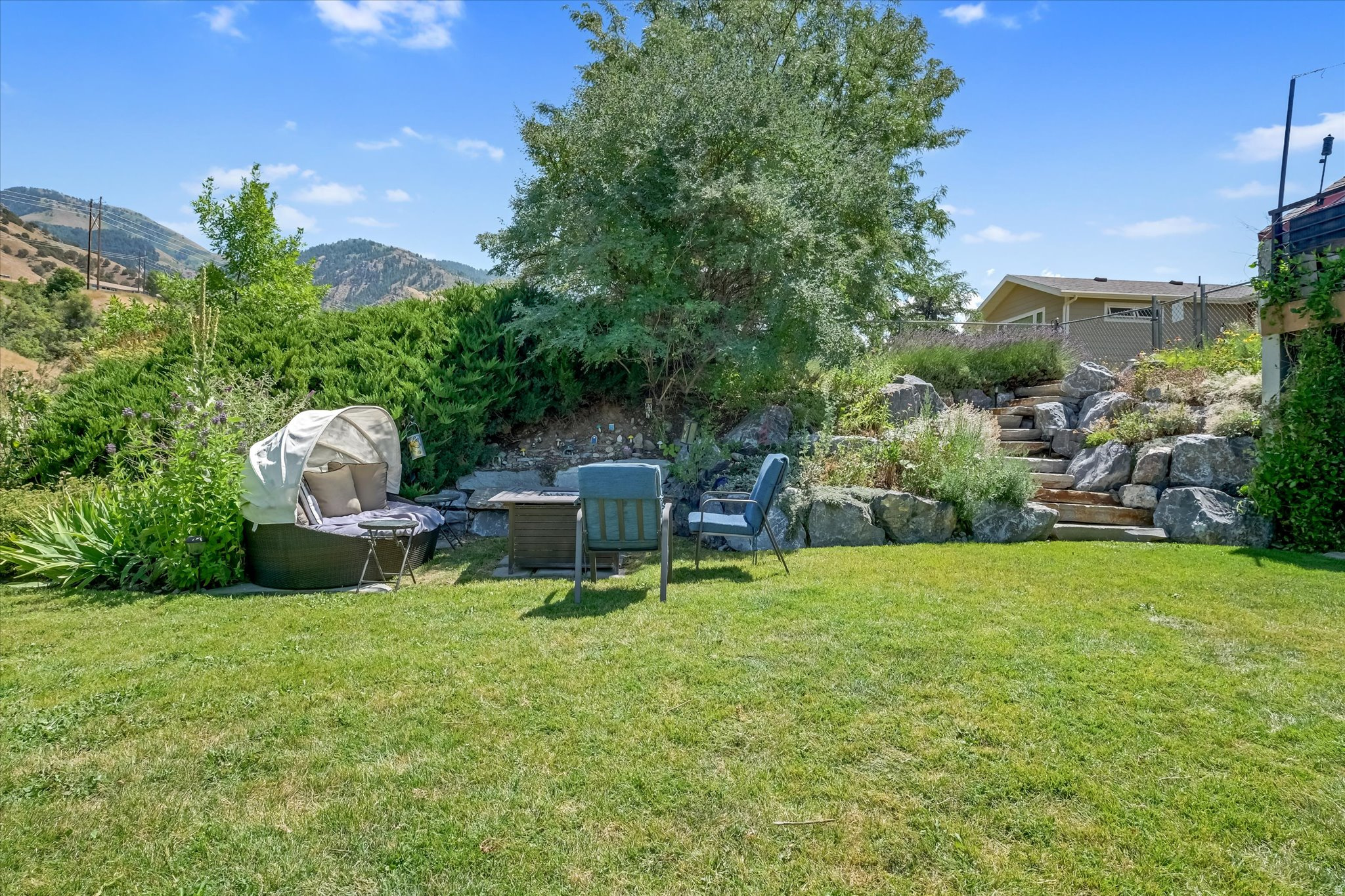 main property photo 78