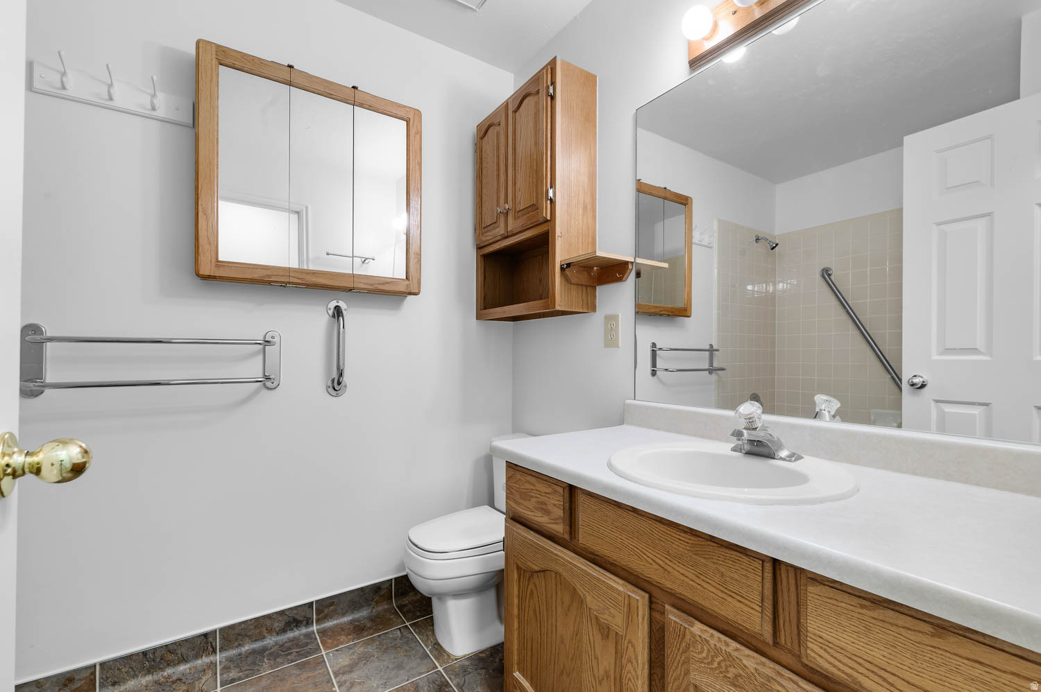 main property photo 12