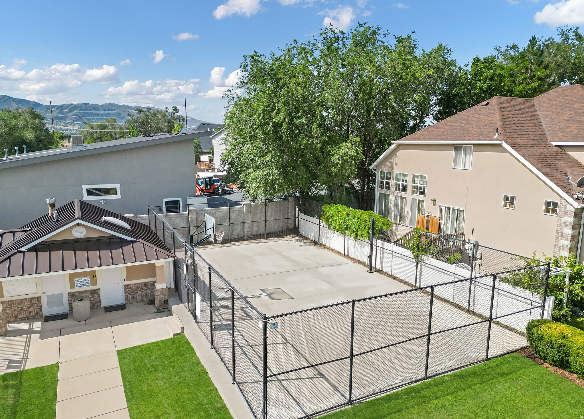 main property photo 22