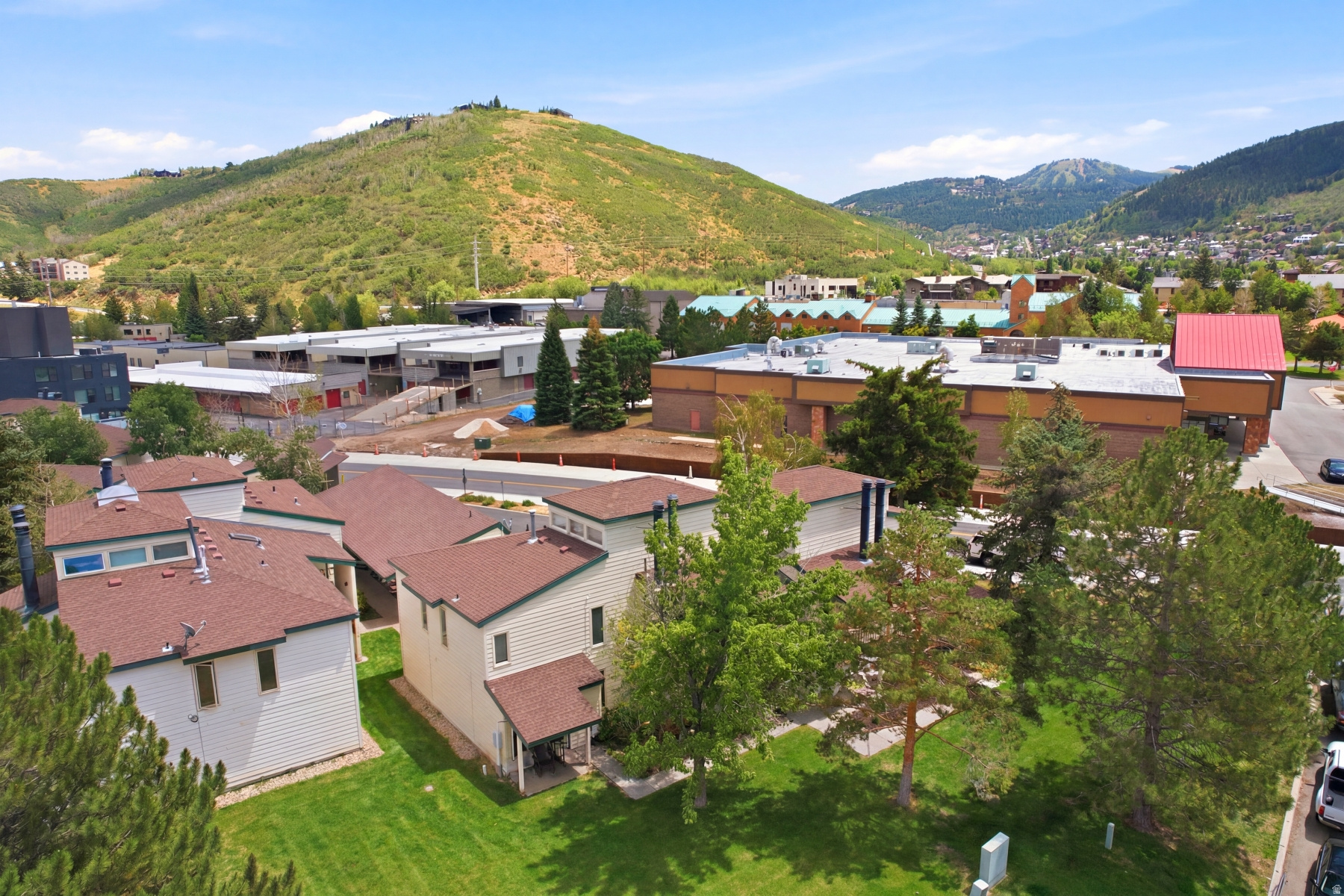 main property photo 20