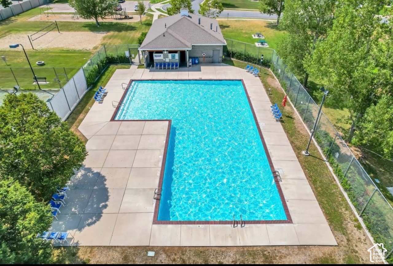 main property photo 41