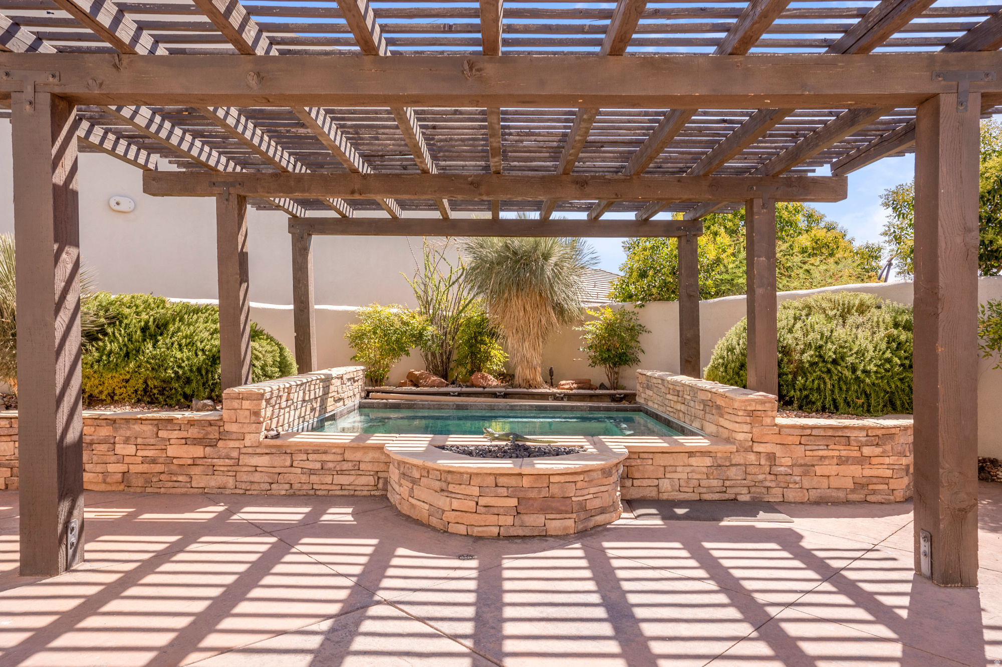main property photo 31