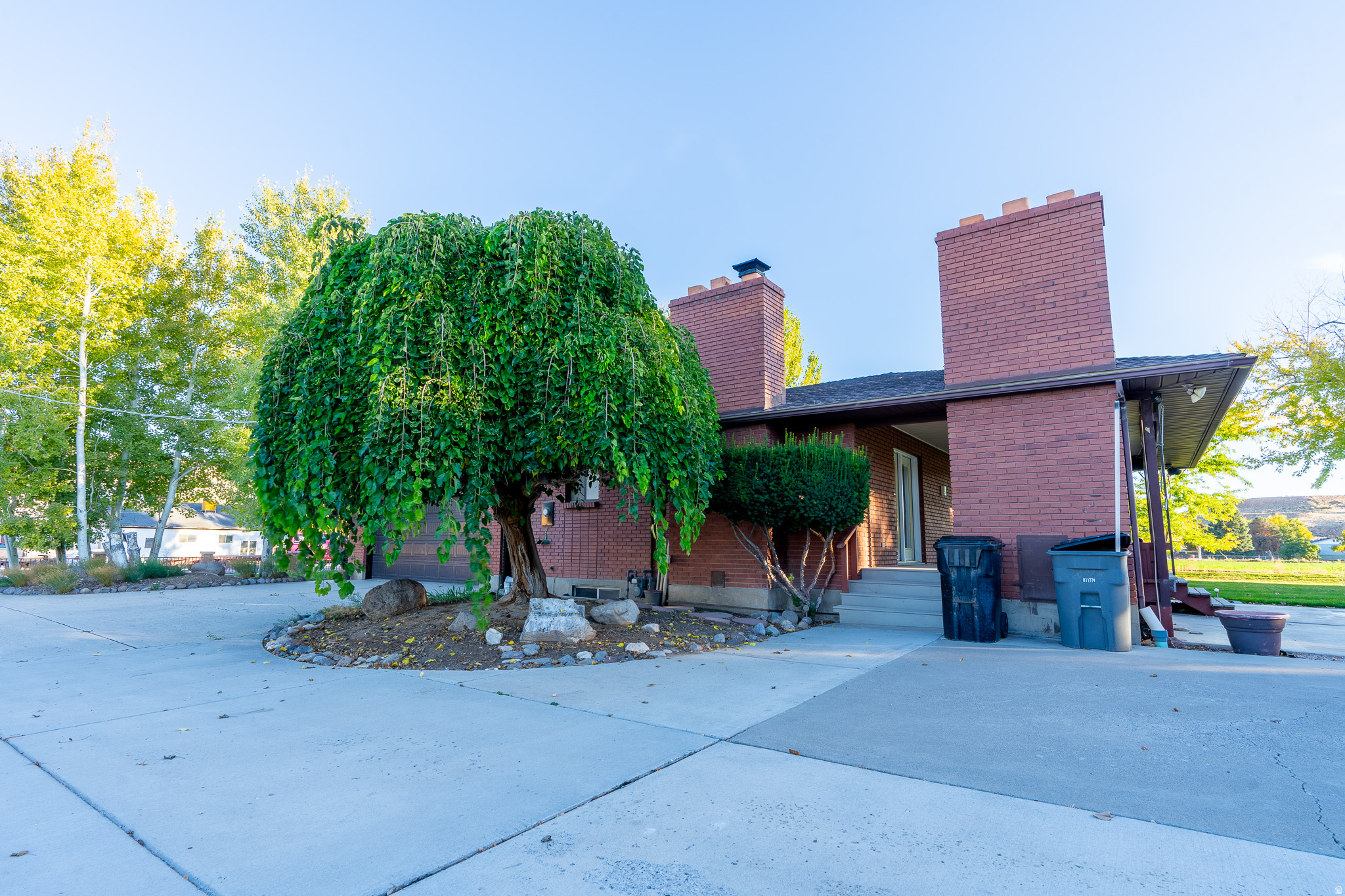 main property photo 41