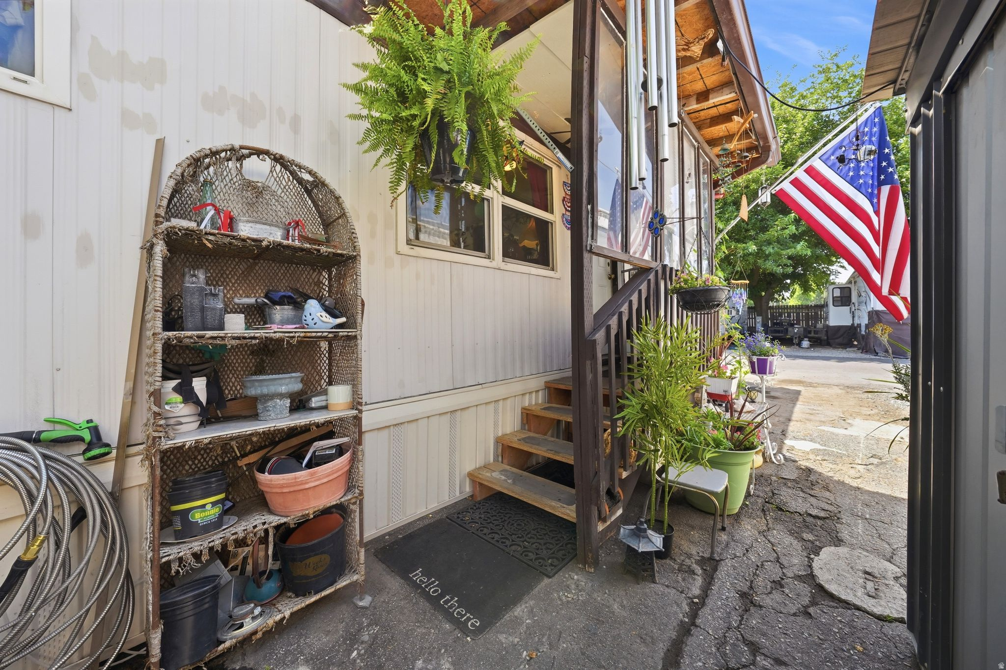 main property photo 16