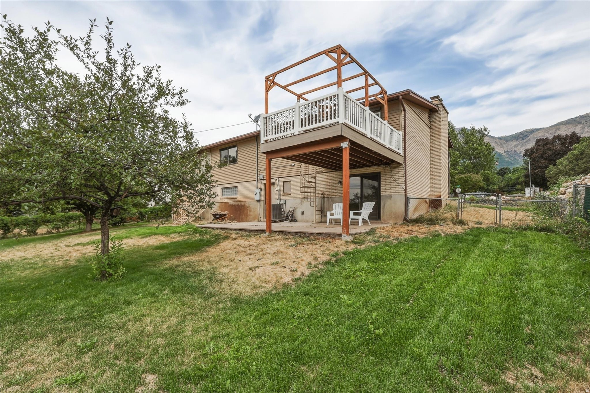 main property photo 32