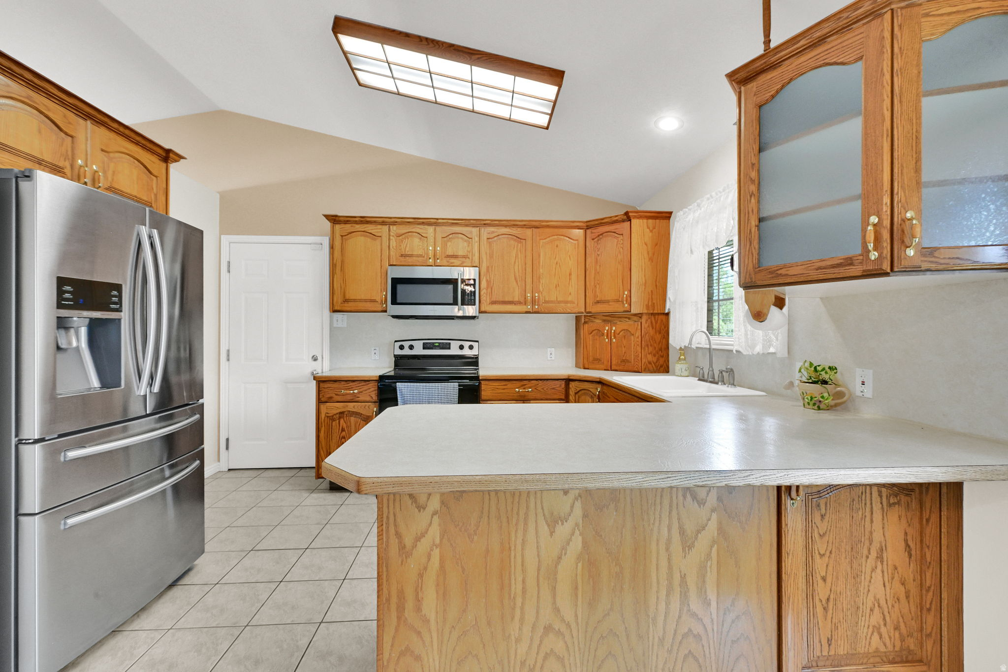 main property photo 13