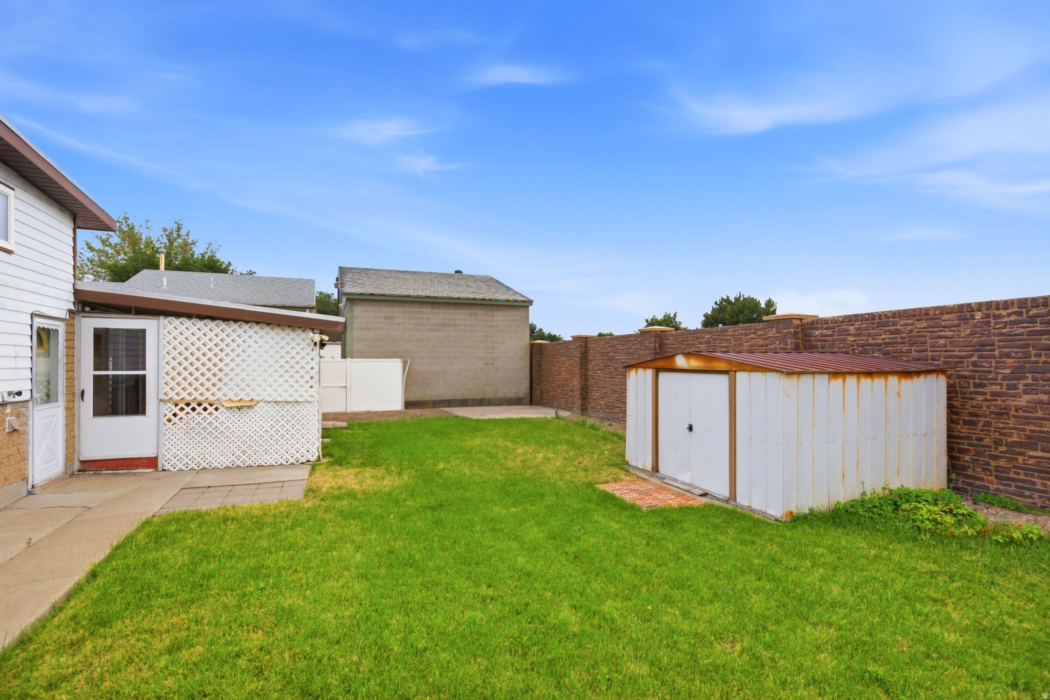 main property photo 33