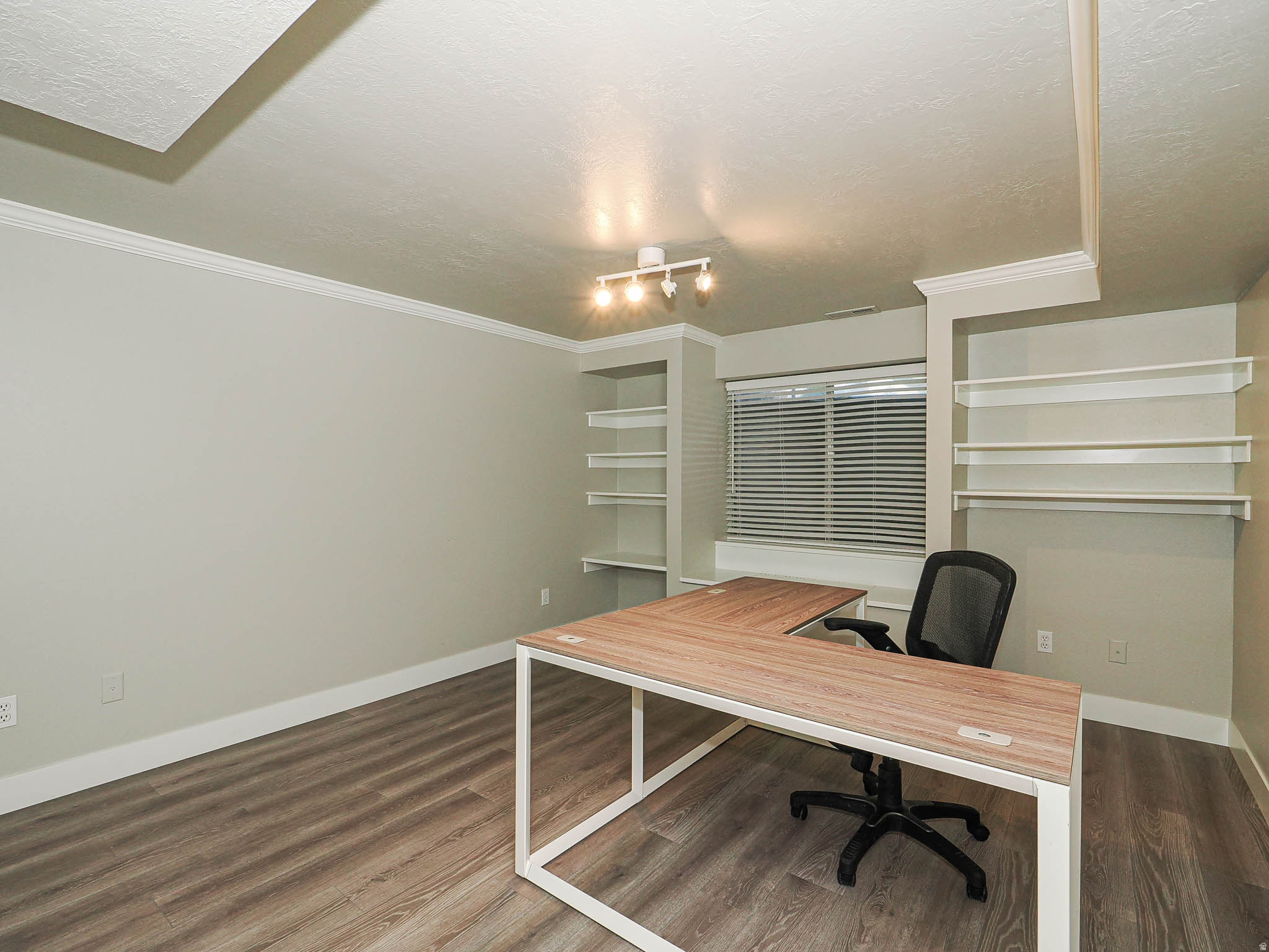main property photo 59