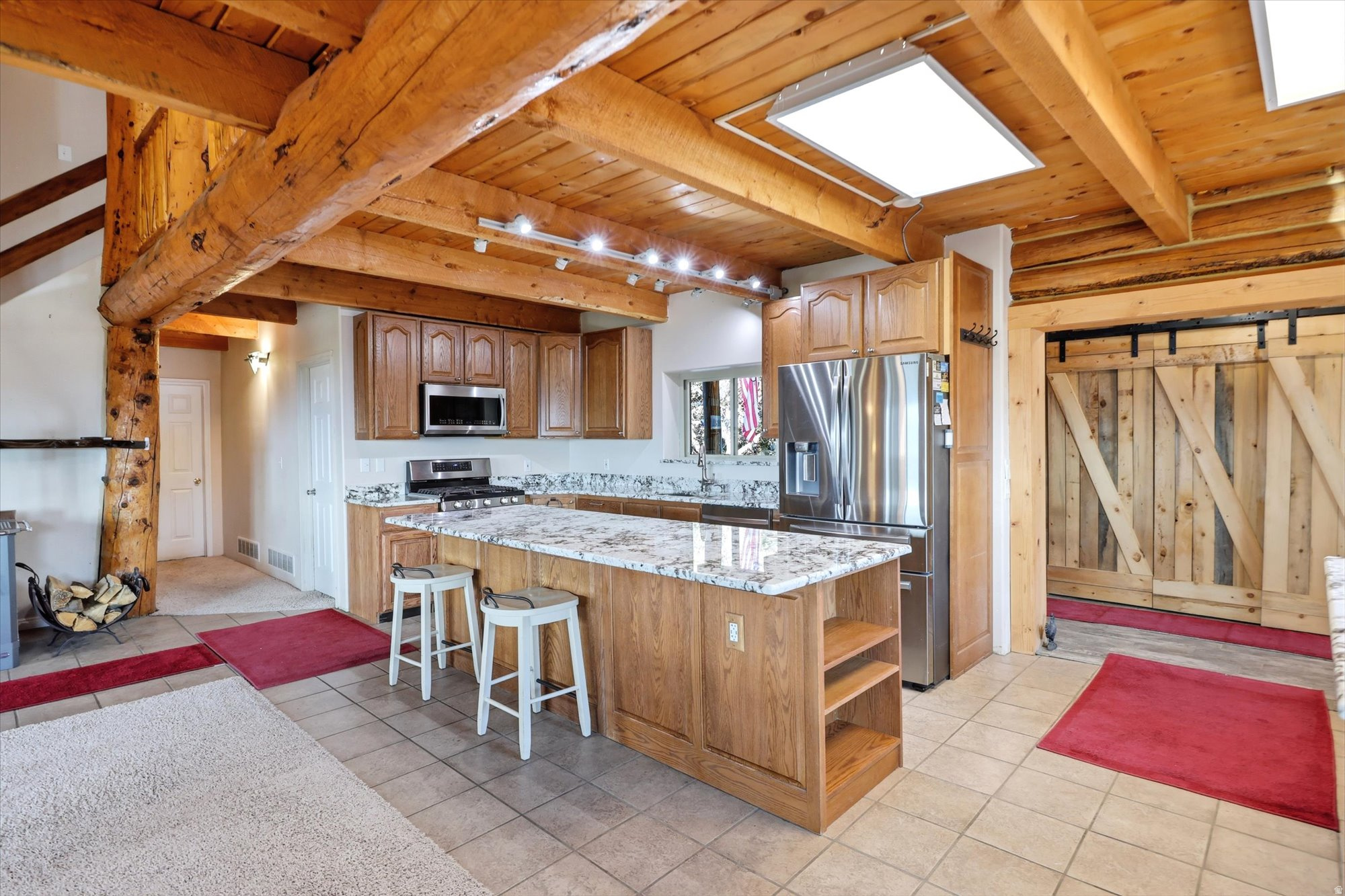 main property photo 8