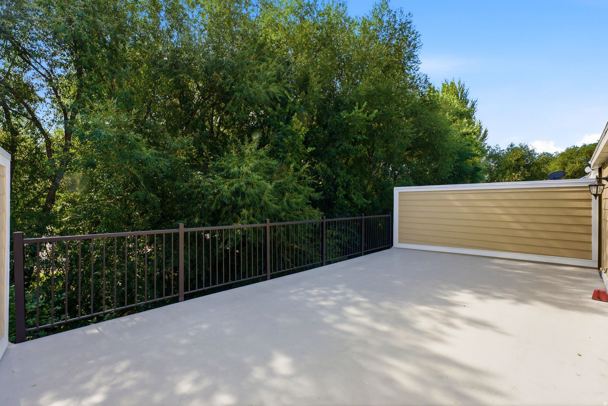 main property photo 30