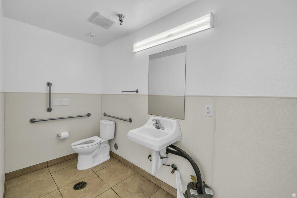 main property photo 12