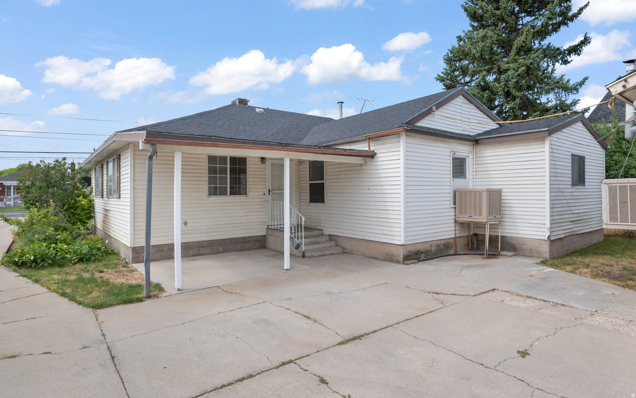 main property photo 17
