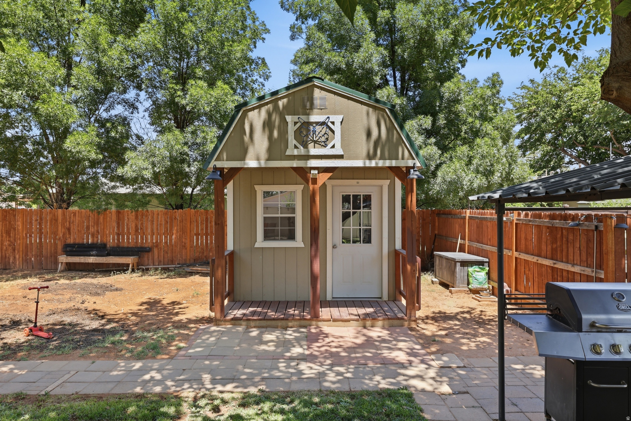main property photo 23