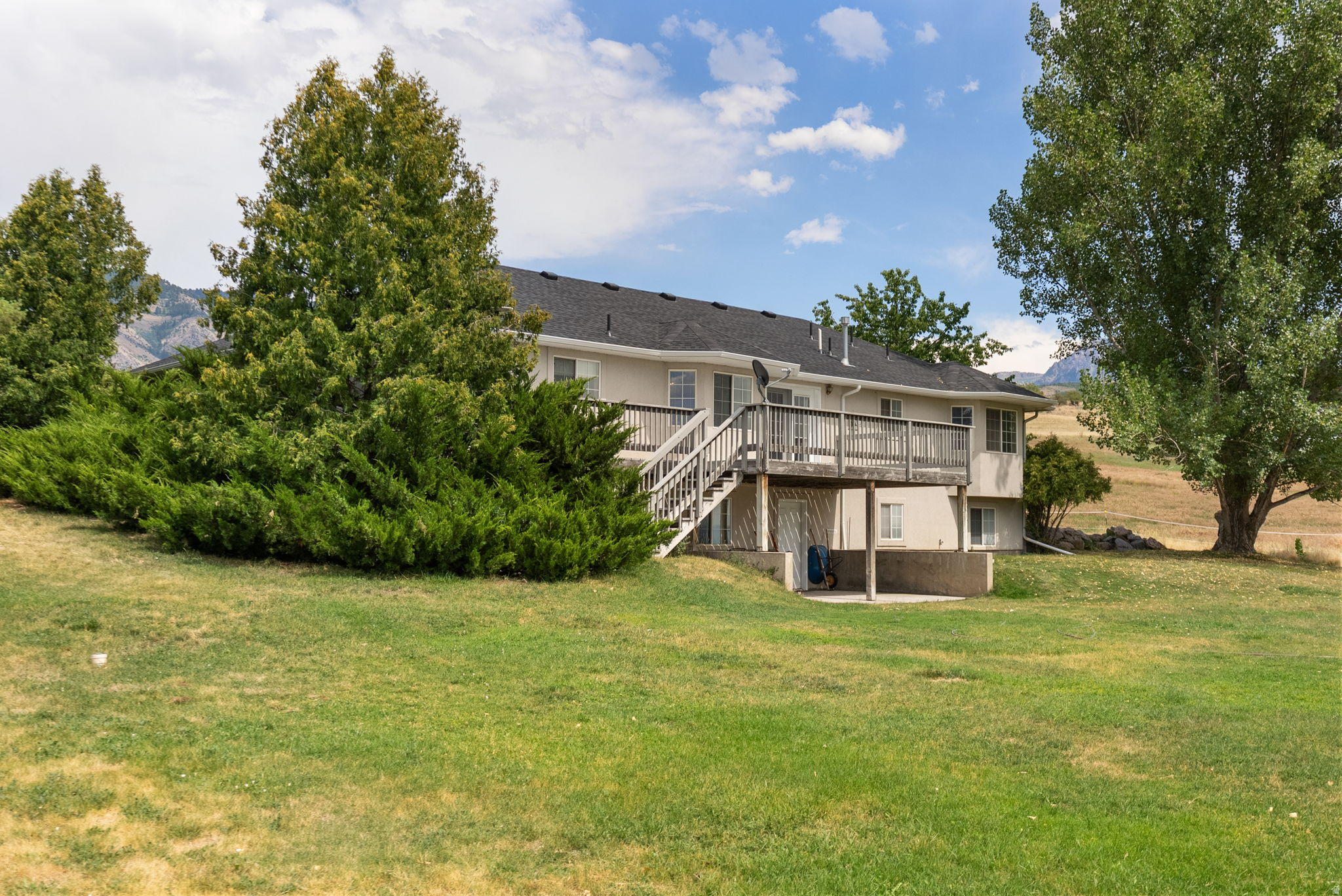main property photo 41