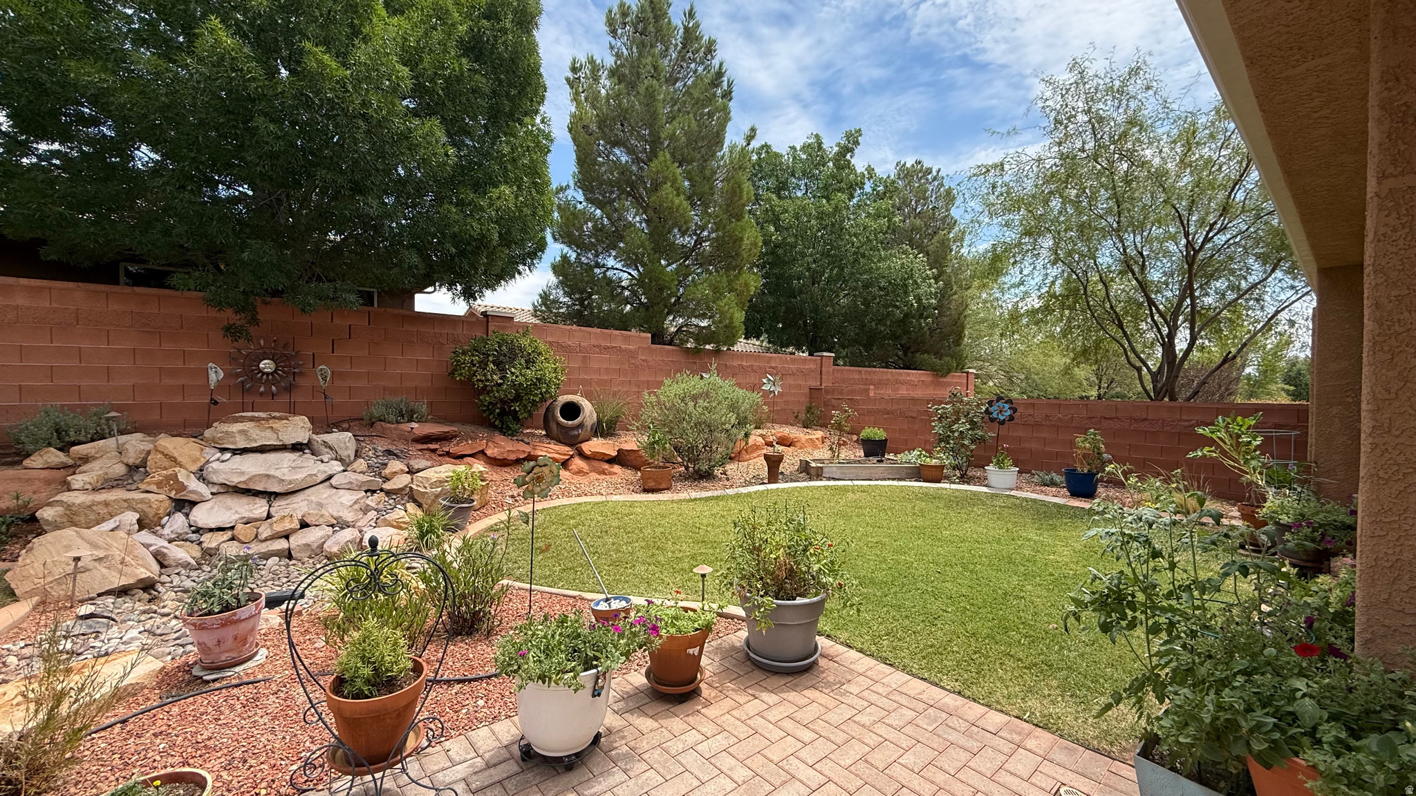 main property photo 23