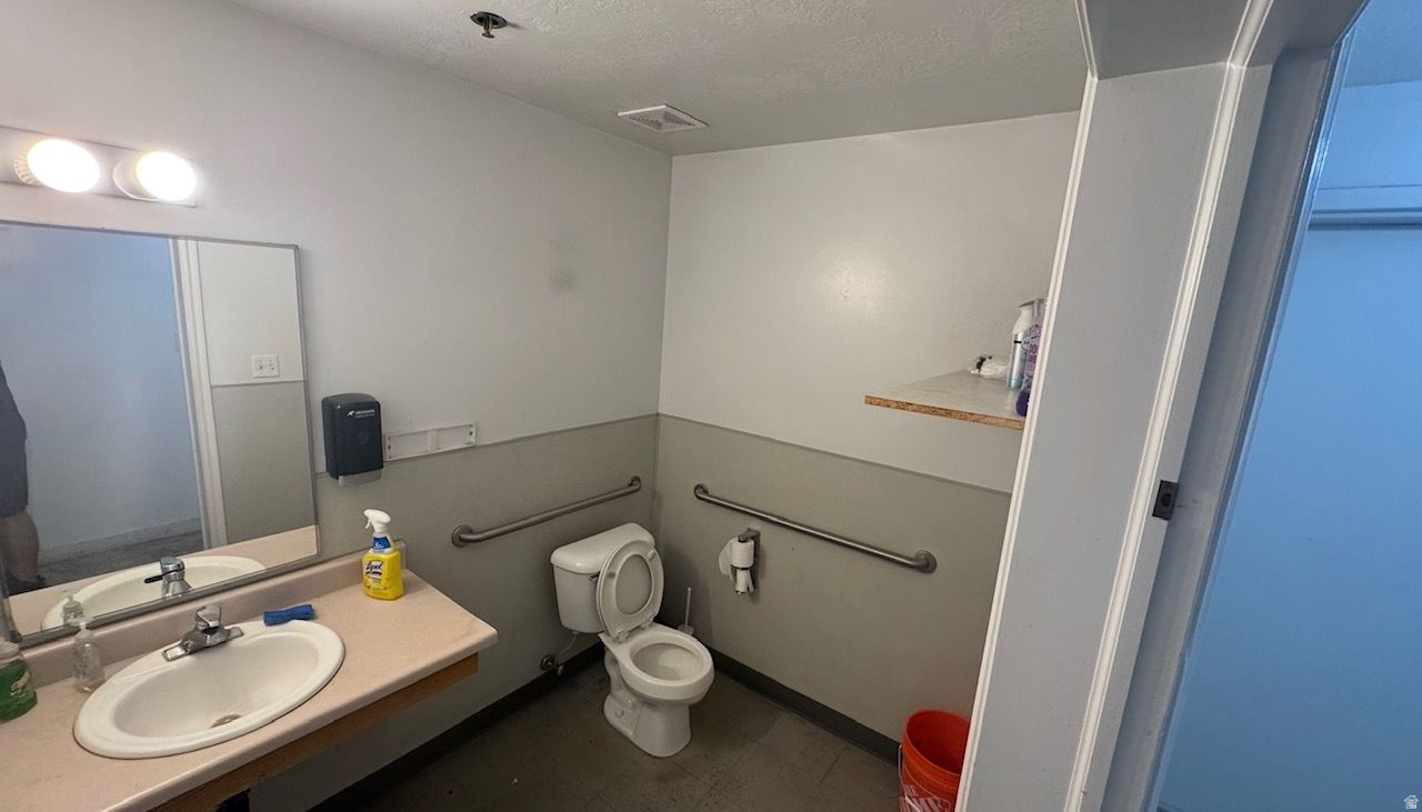 main property photo 4