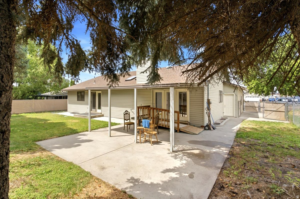 main property photo 27