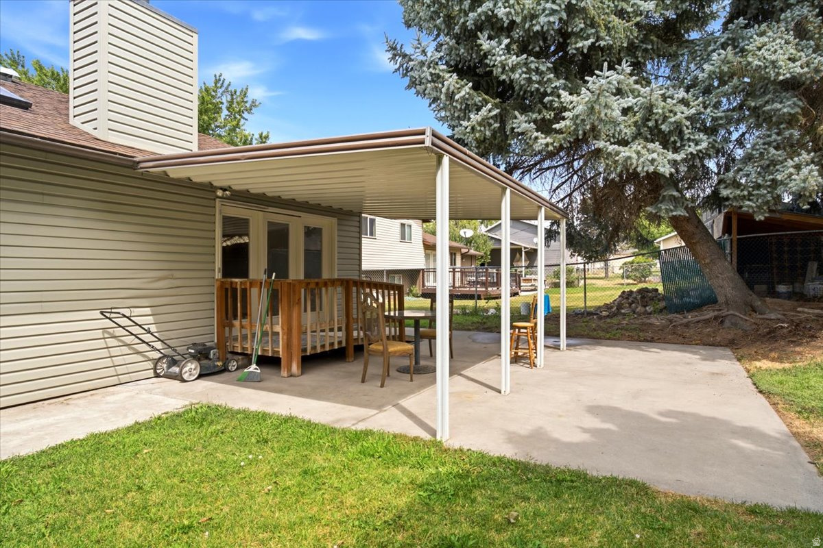 main property photo 28