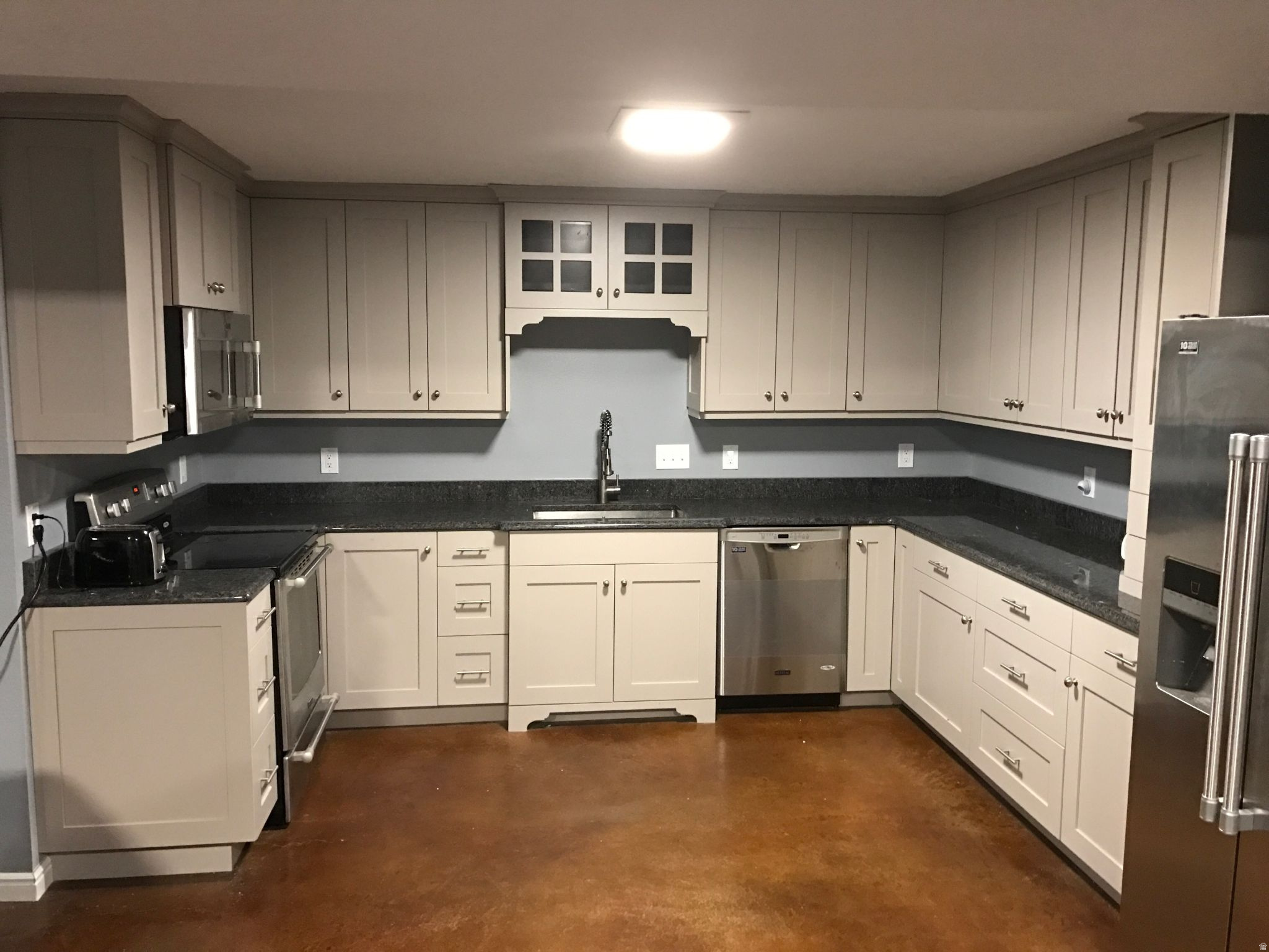 main property photo 25