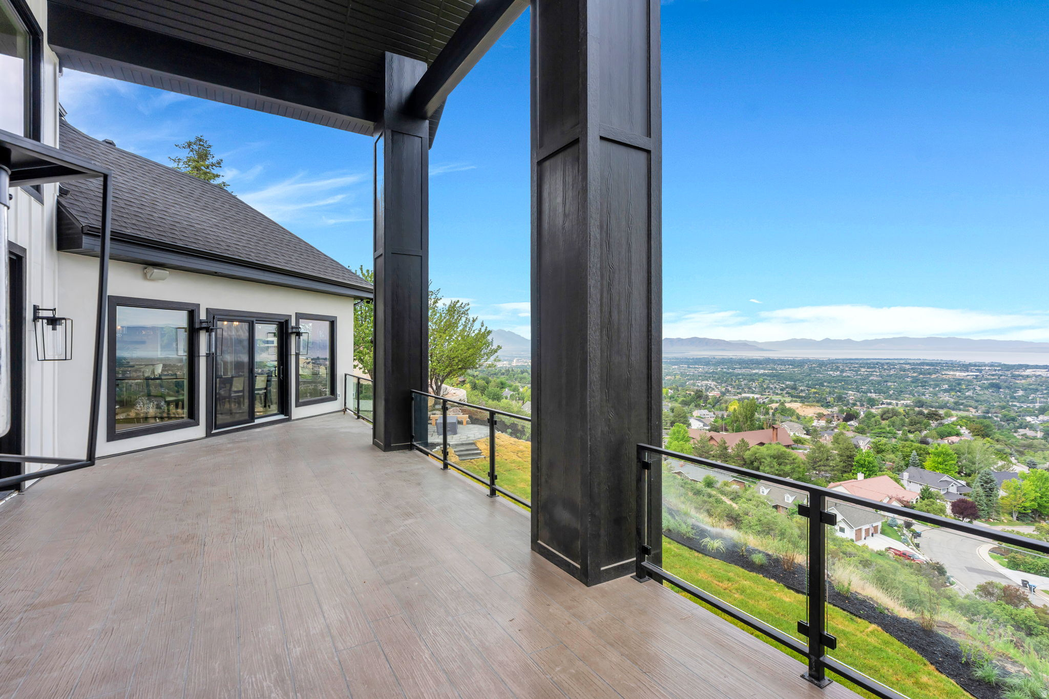 main property photo 79