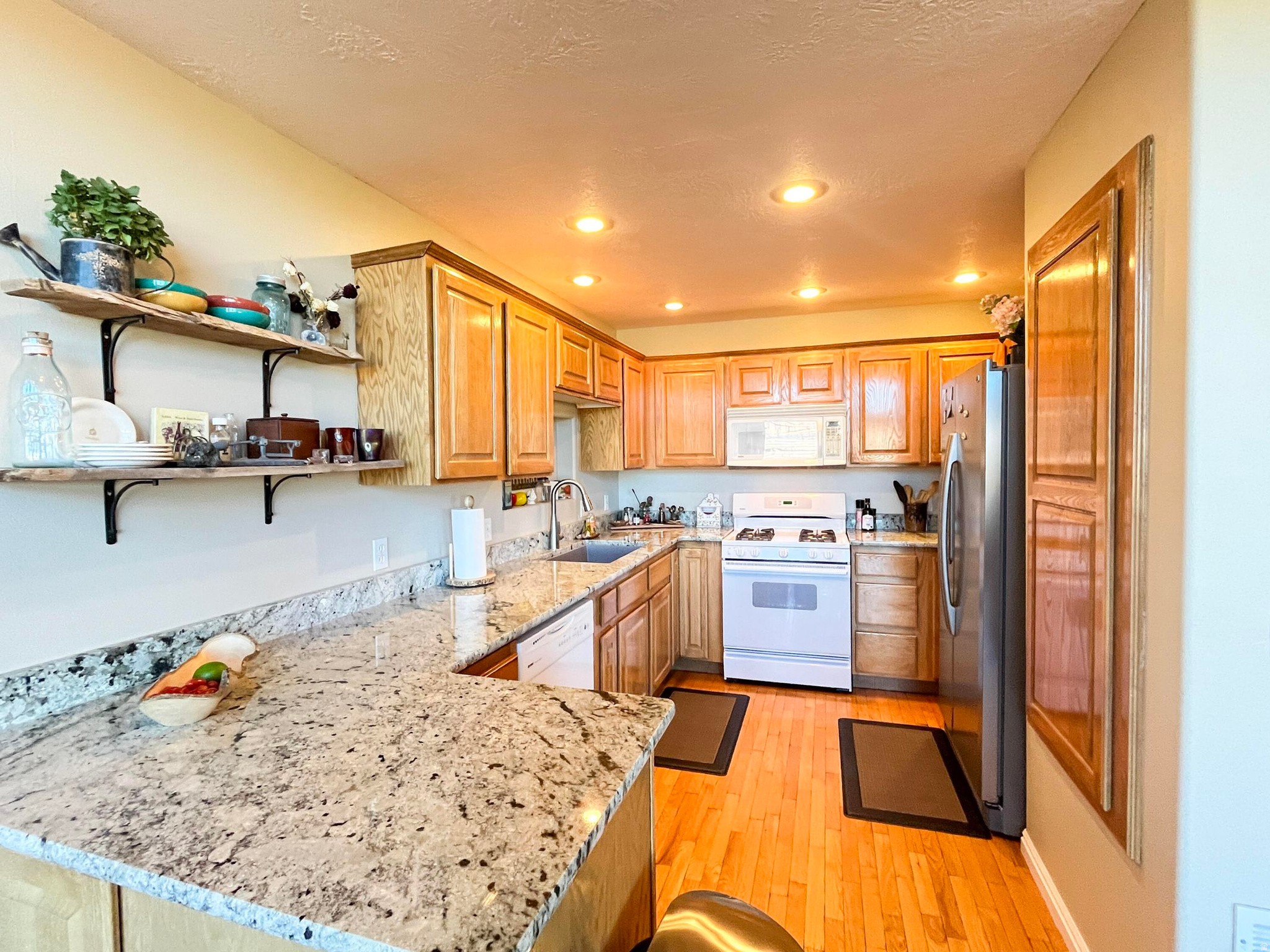 main property photo 19