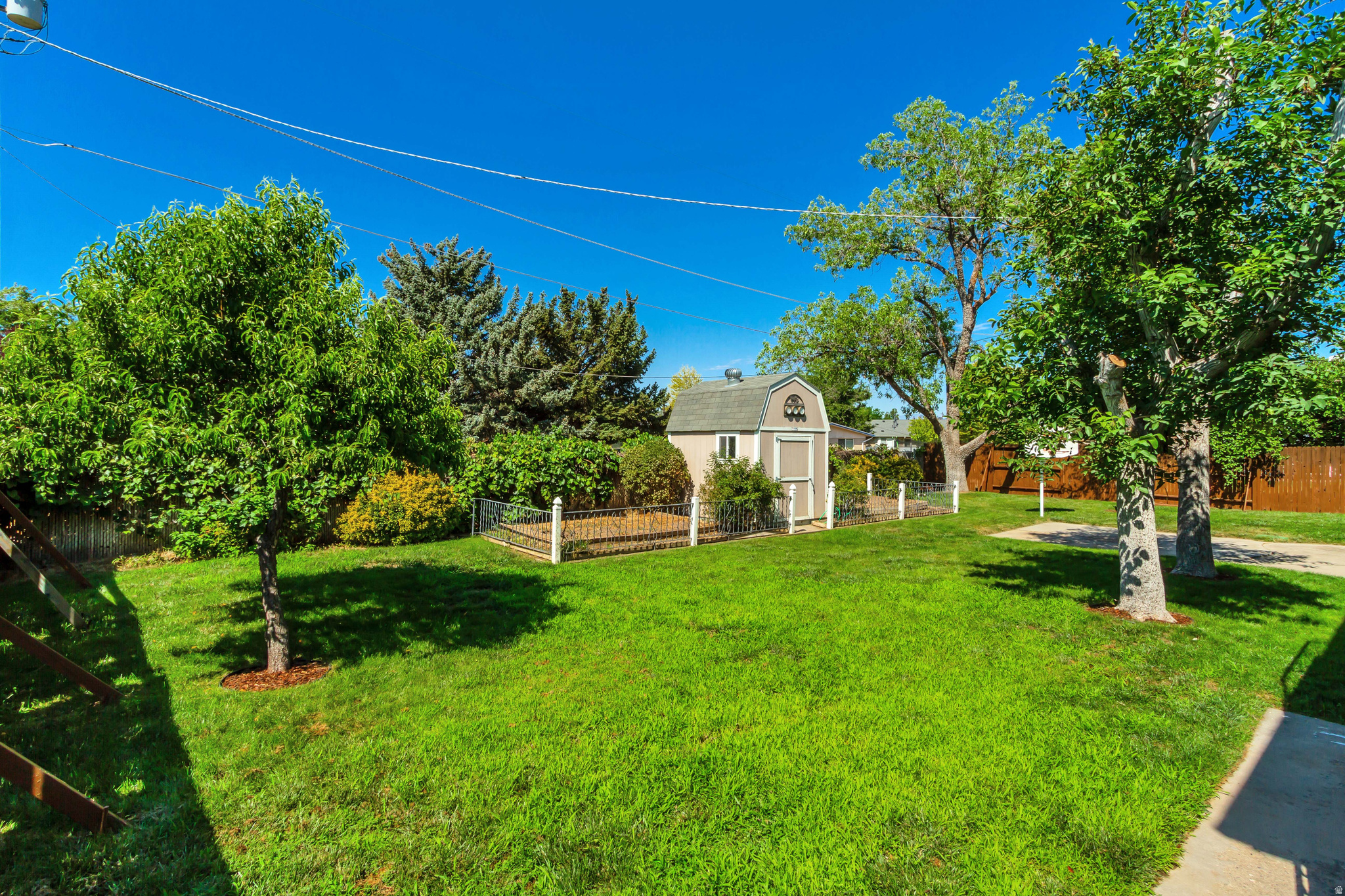 main property photo 29